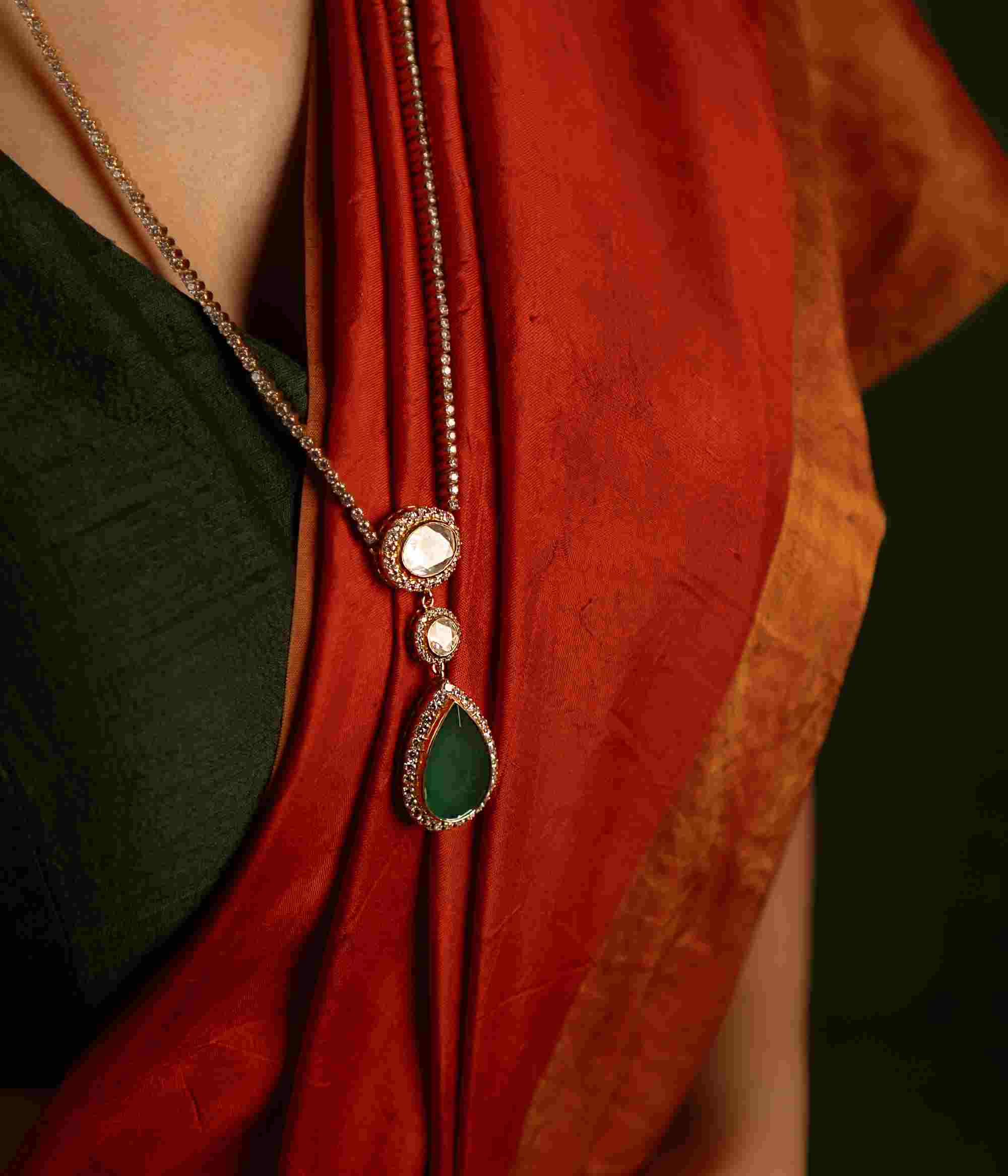 Kiara Pendant with Collet Chain