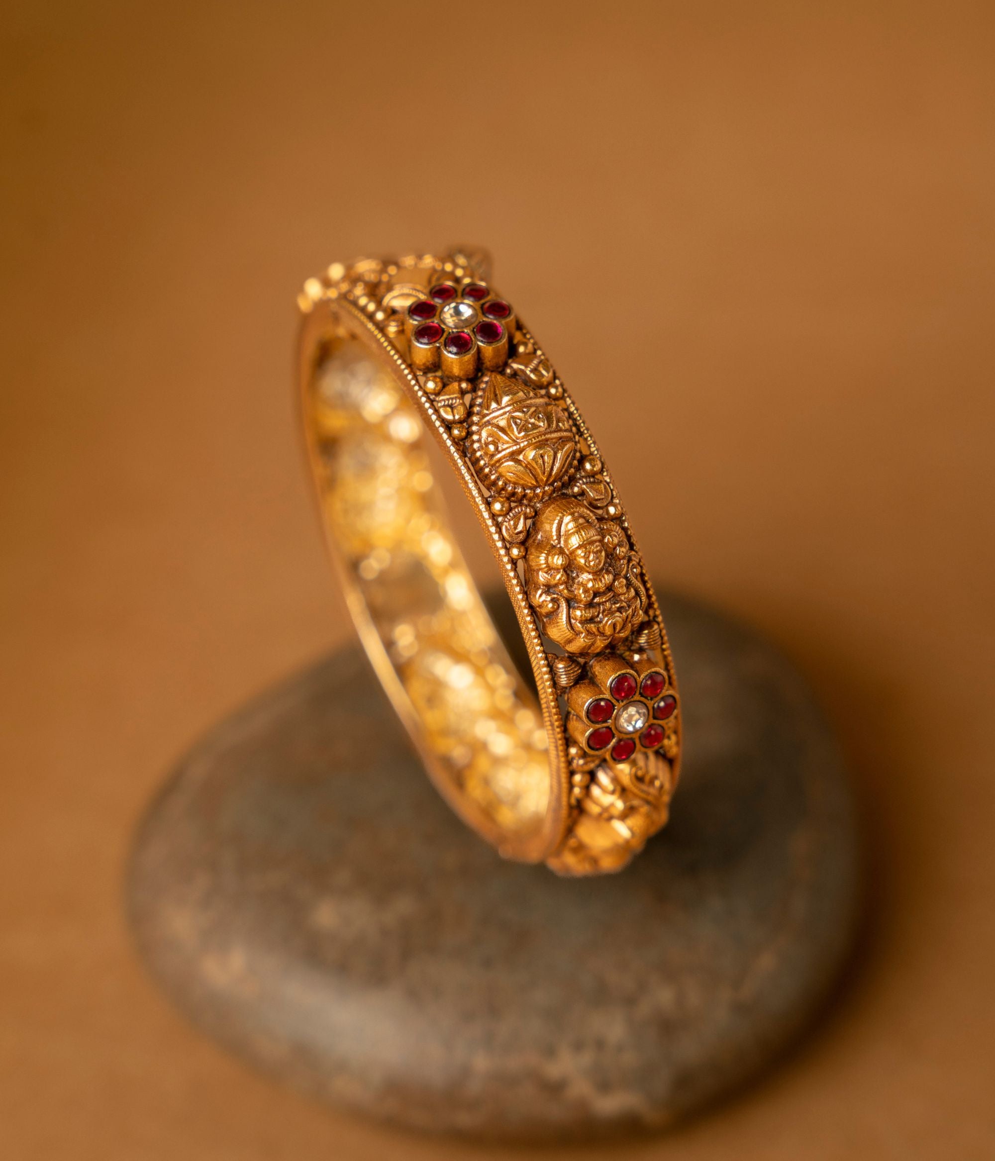 Exquisite-silver-jewellery-bangle-Chennai.jpg