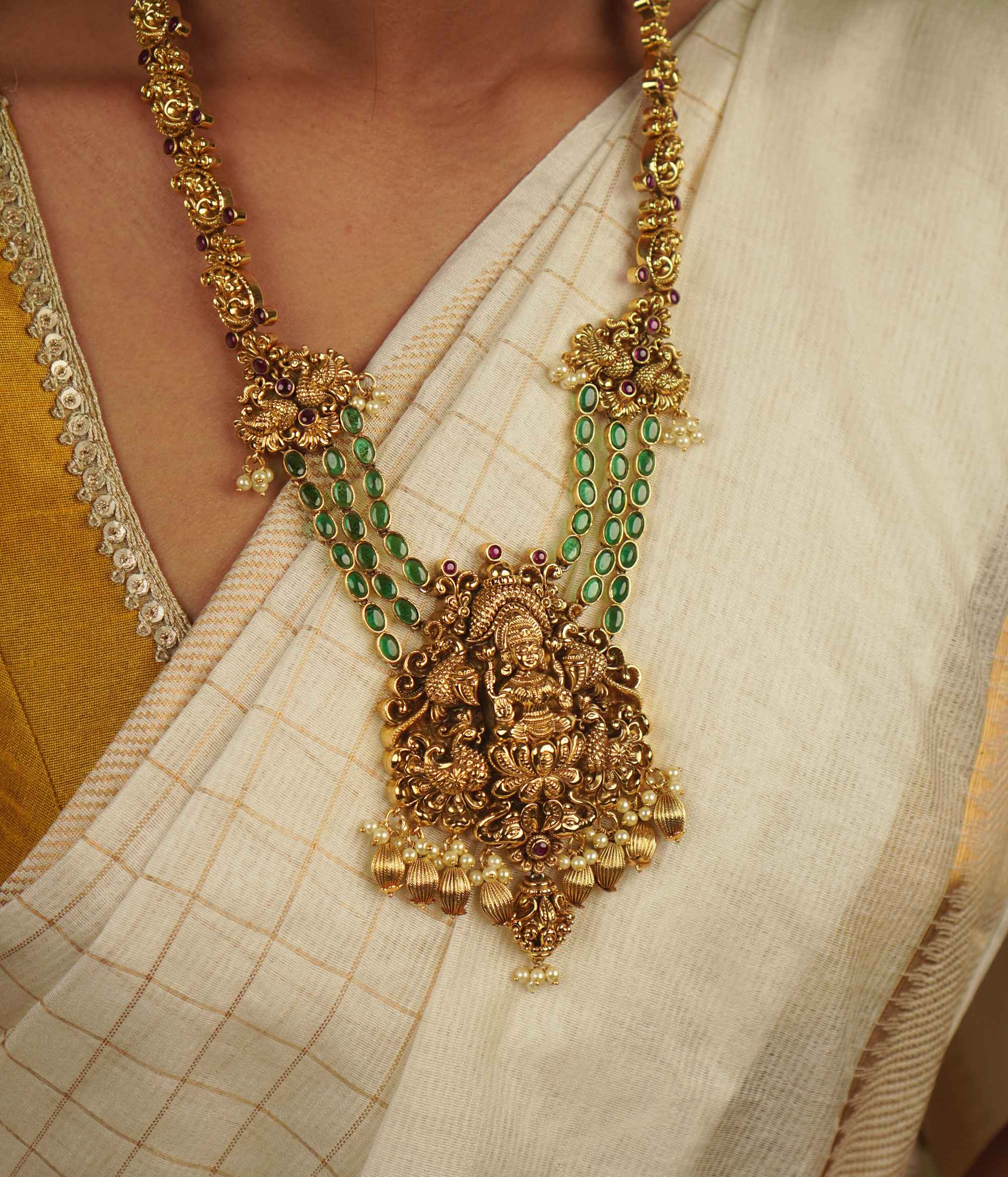 Handcrafted temple jewelry necklace from Chennai with pearls