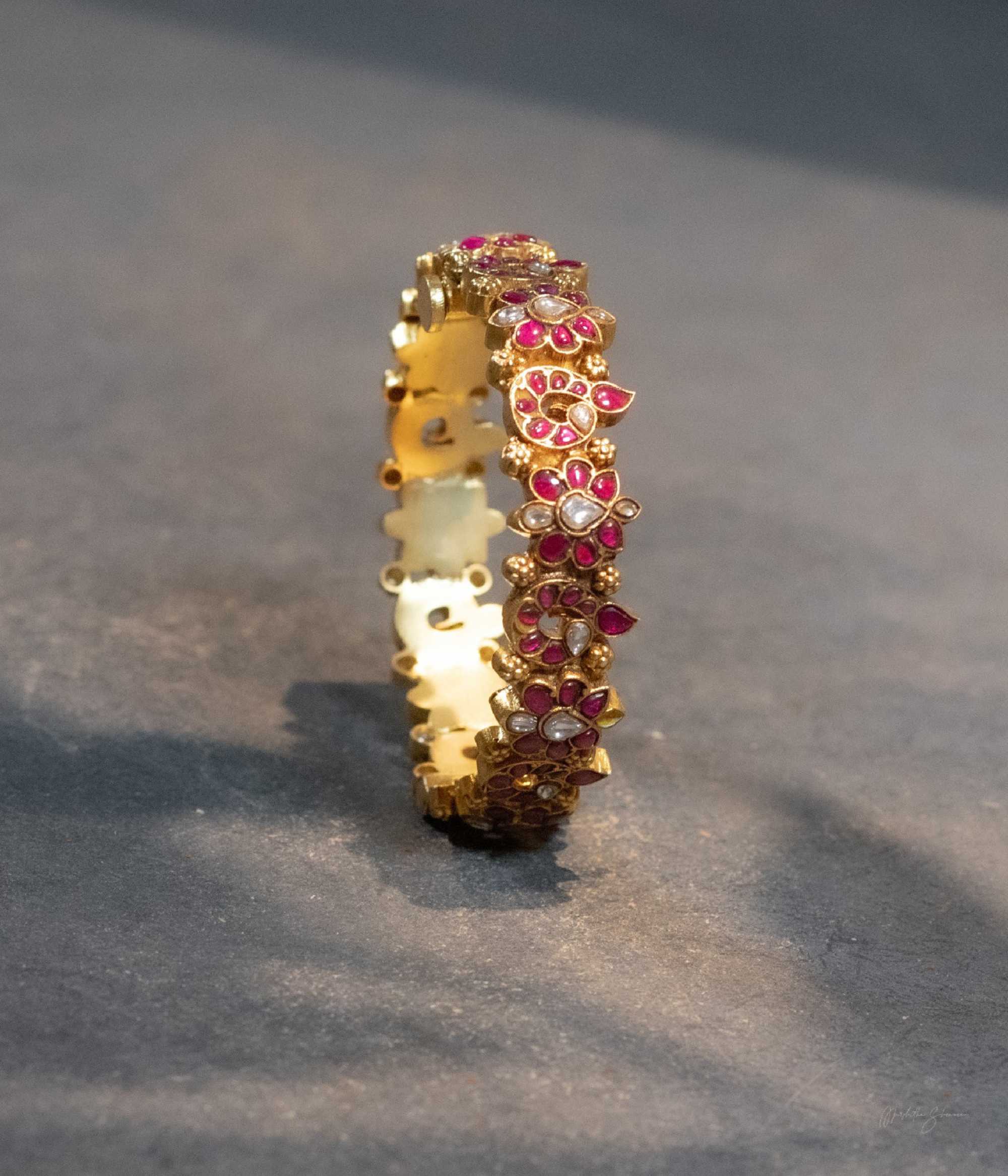 Red and white kundan kada bangle for women
Handmade silver kada Chennai
,Temple style kada bangles Chennai