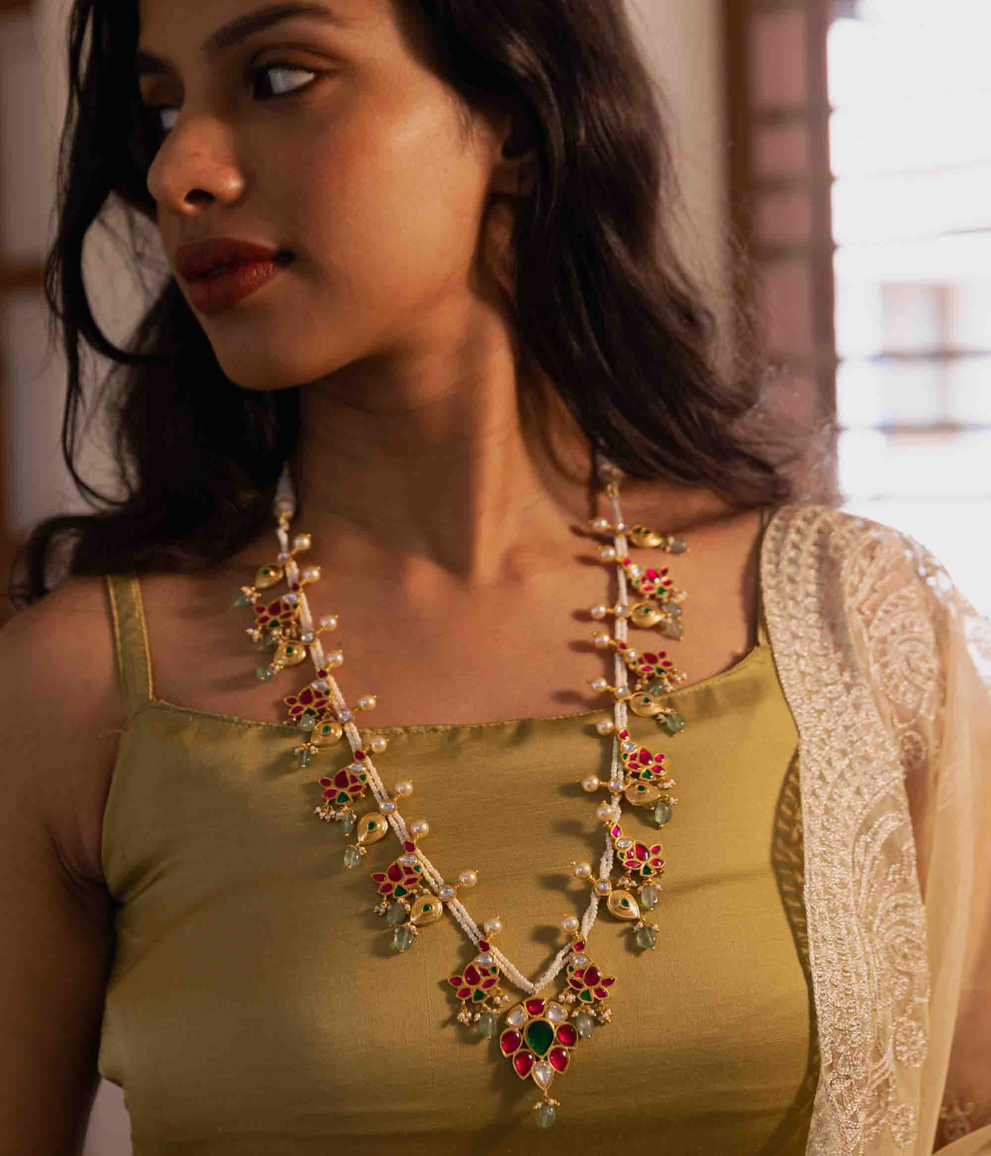 Arta Minimal Kundan Necklace