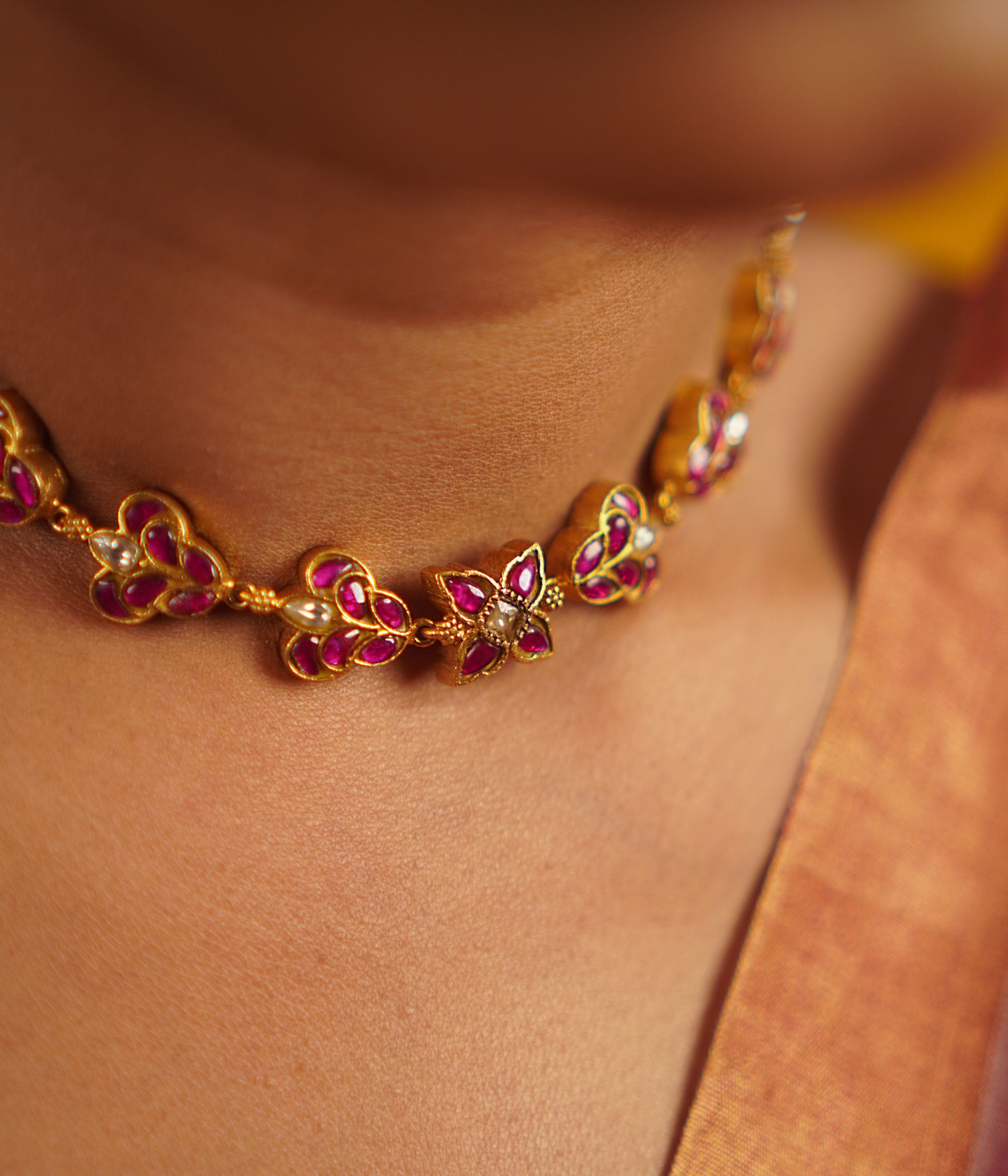 Bridal kundan necklace in traditional design