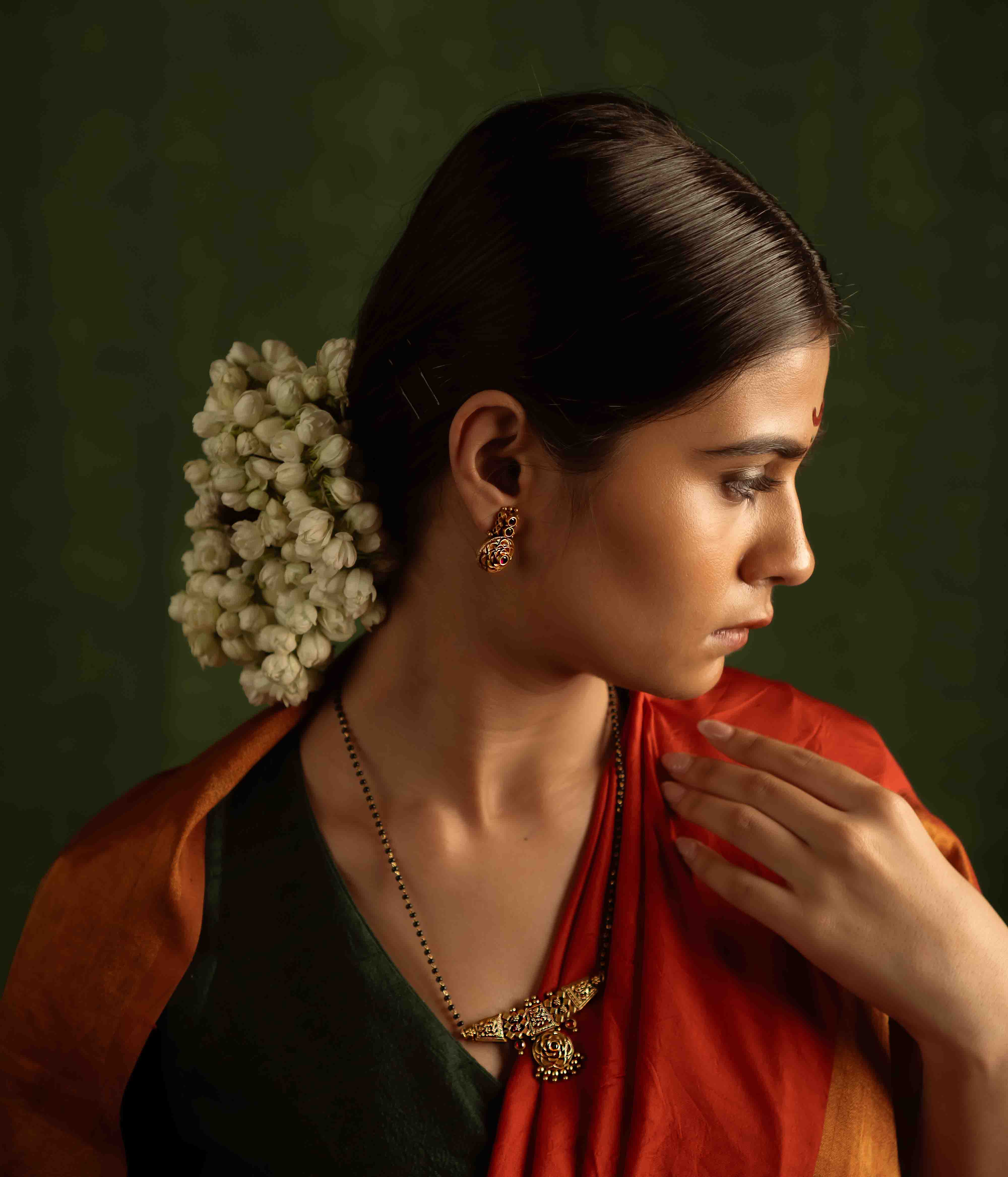 Banphool Gold Plated Mangalsutra Close-up – DivasMantra