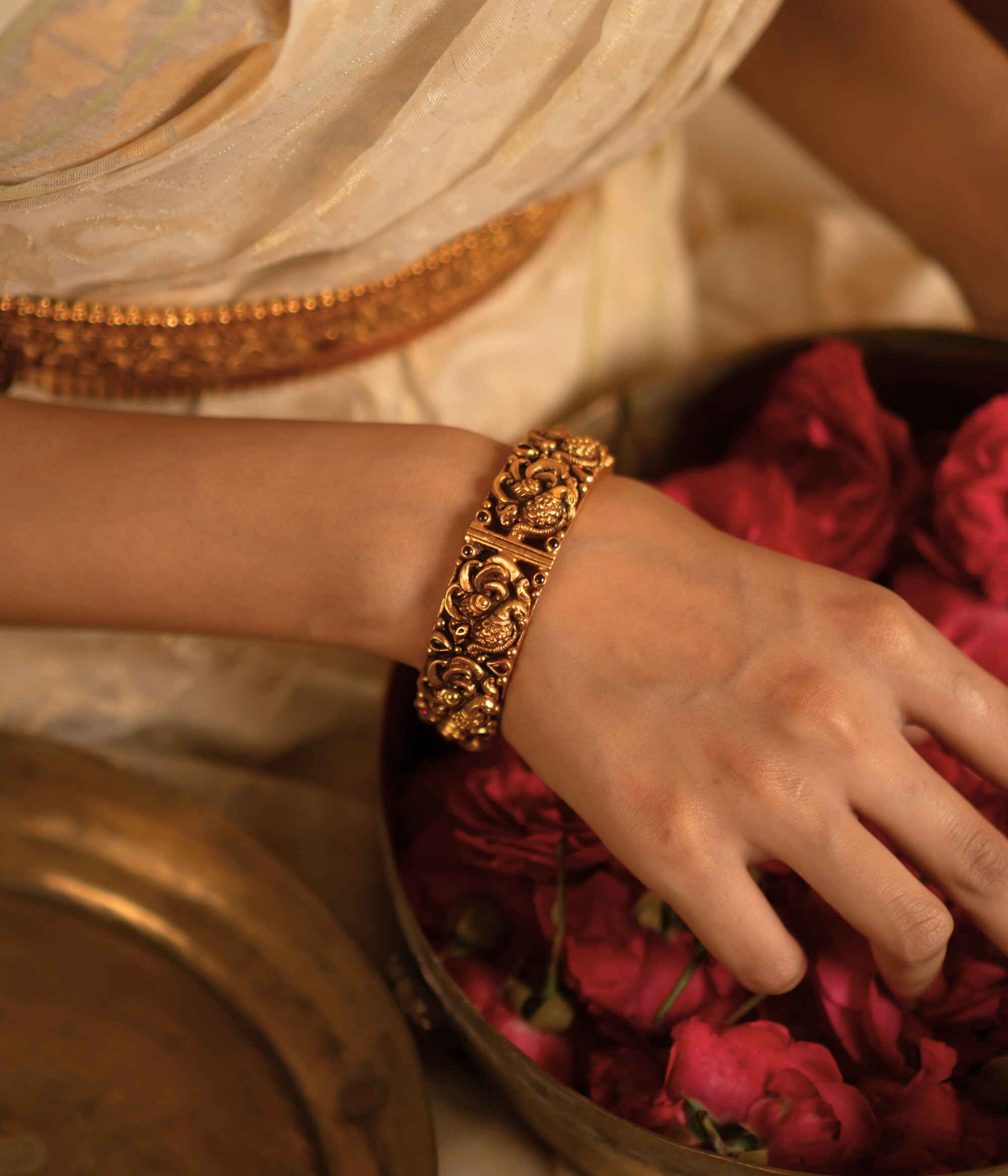 Handcrafted Single Kada in Sterling Silver with Red Kundan Stone