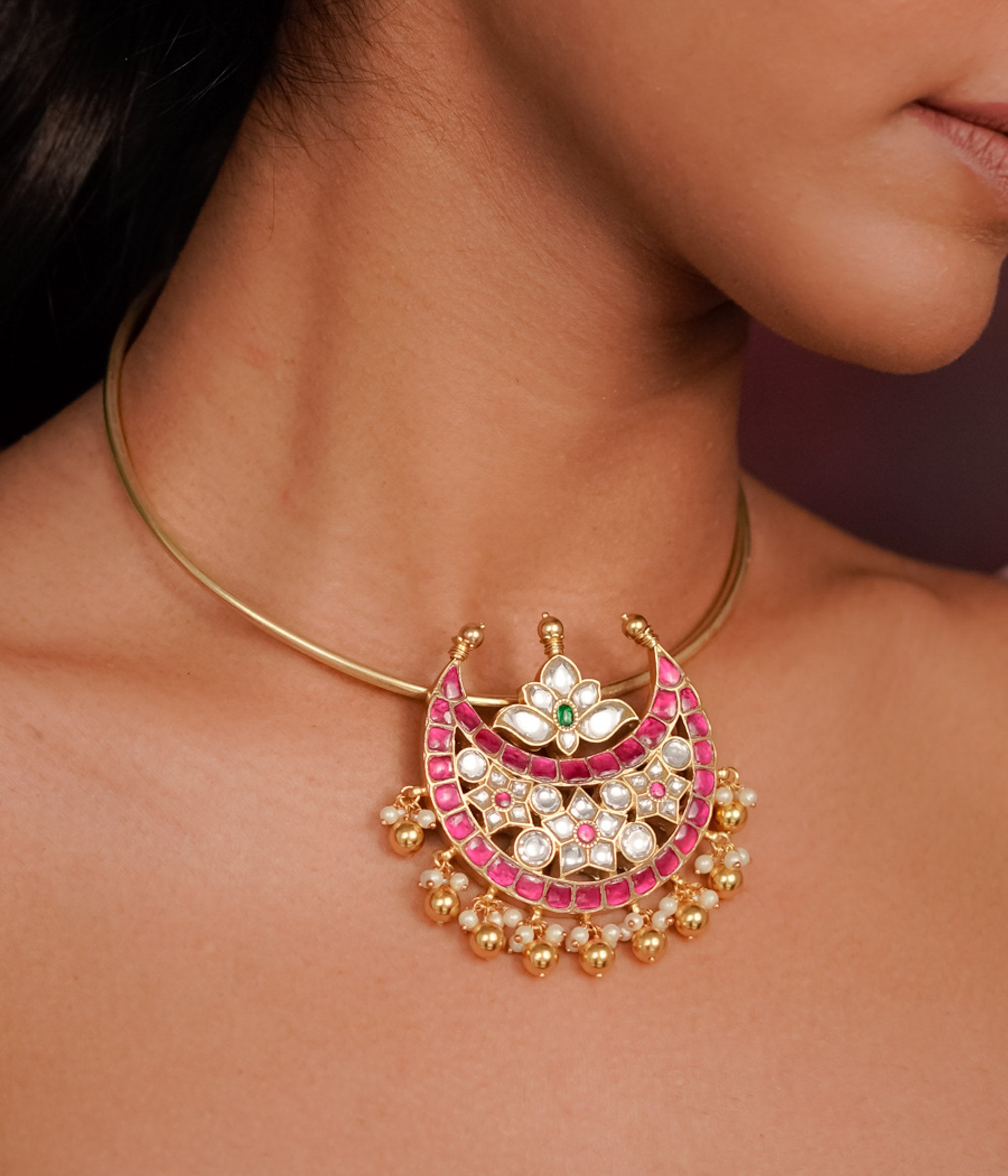Flora Horse Shoe Pendant