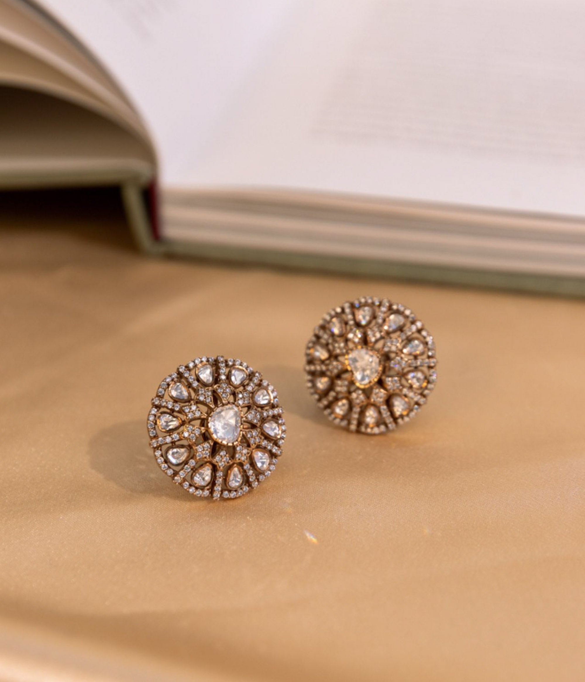 Grace Queen'S Love Victorian Earrings