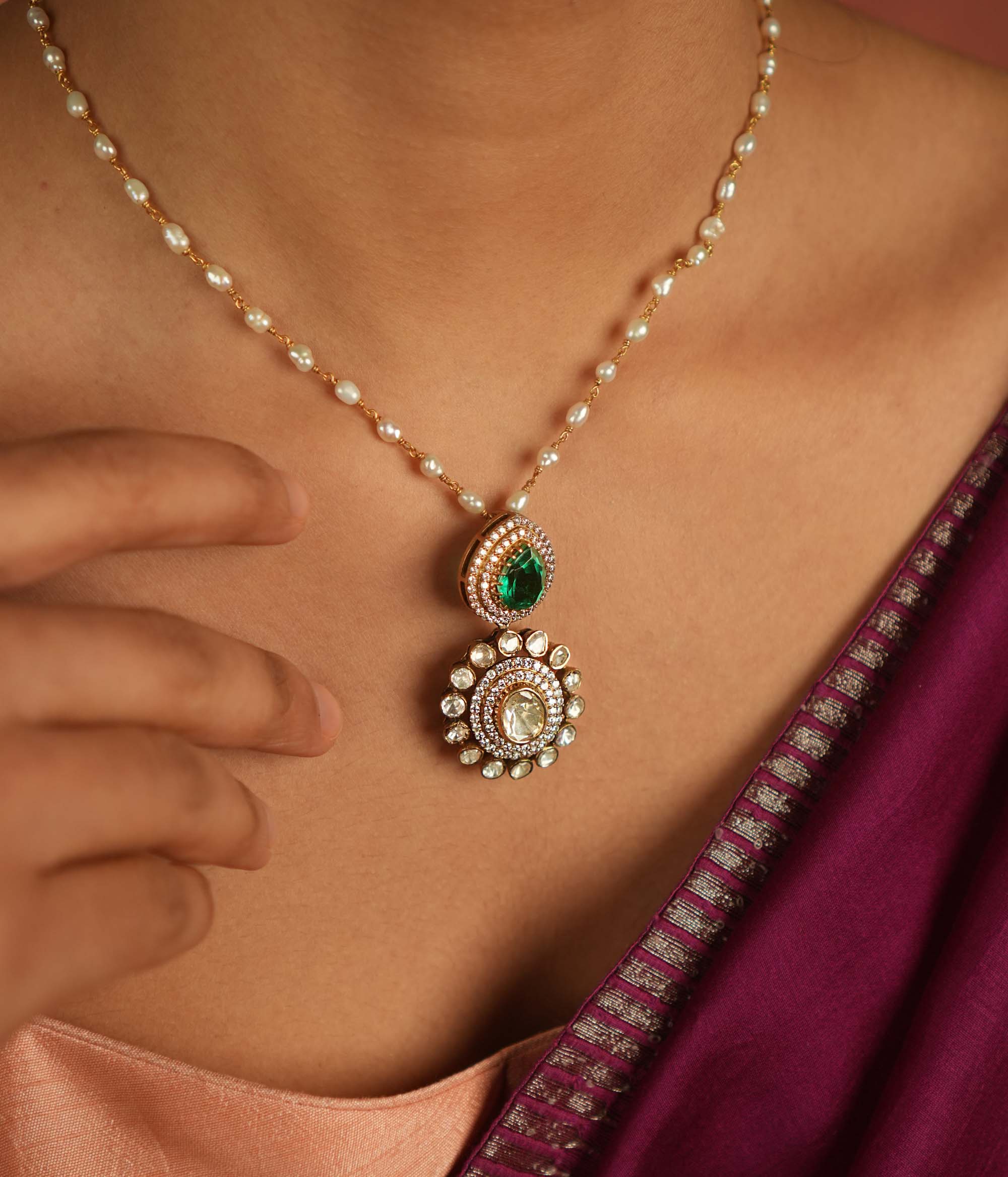 A verdant symphony reborn! Emerald and Moissanite pendant: Lush beauty meets cosmic brilliance. Eternal elegance for the modern woman.
