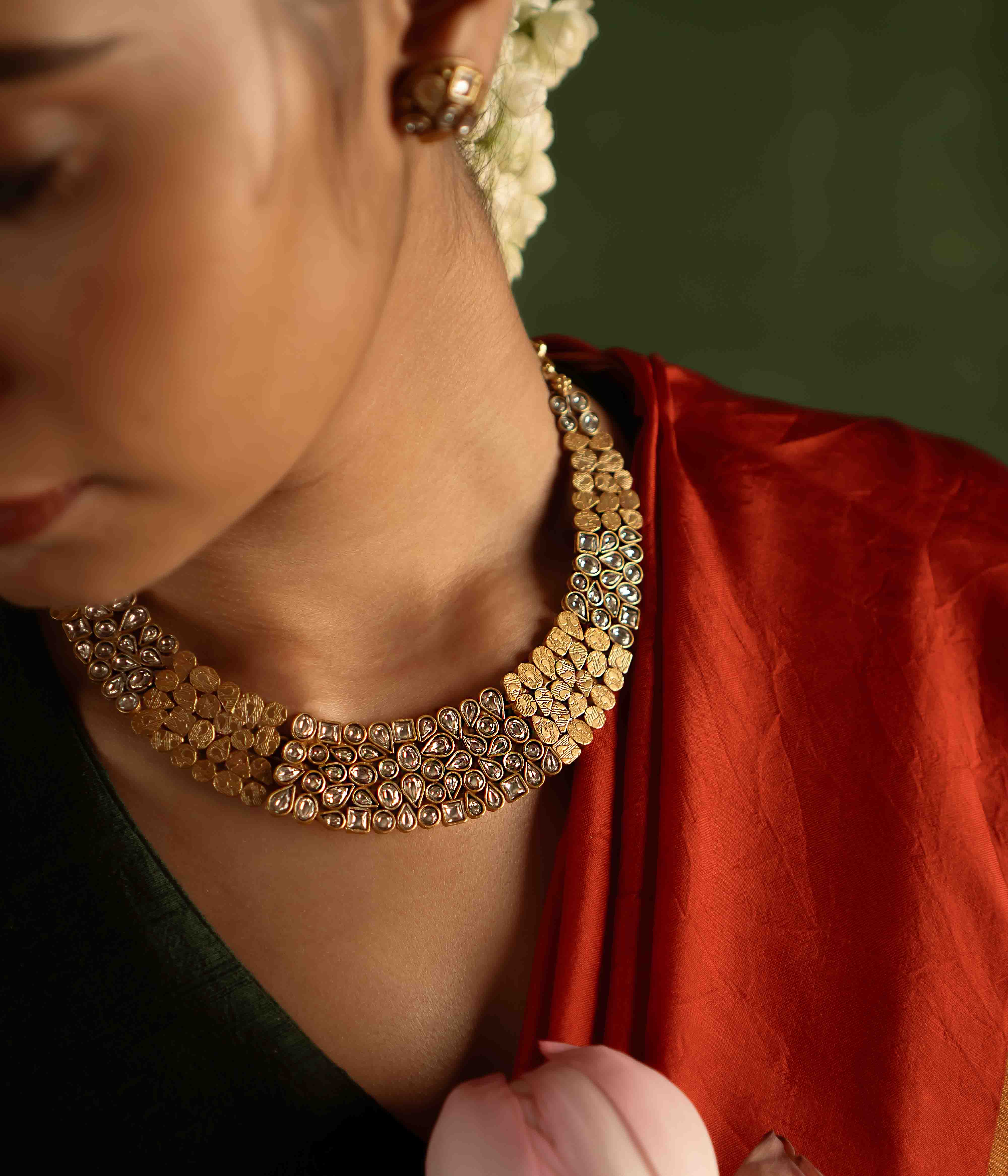 The Kaeya Necklace (gold-plated silver) redefines heritage elegance, merging polki stones with intricate craftsmanship. A timeless piece that brings the richness of India into the modern world.