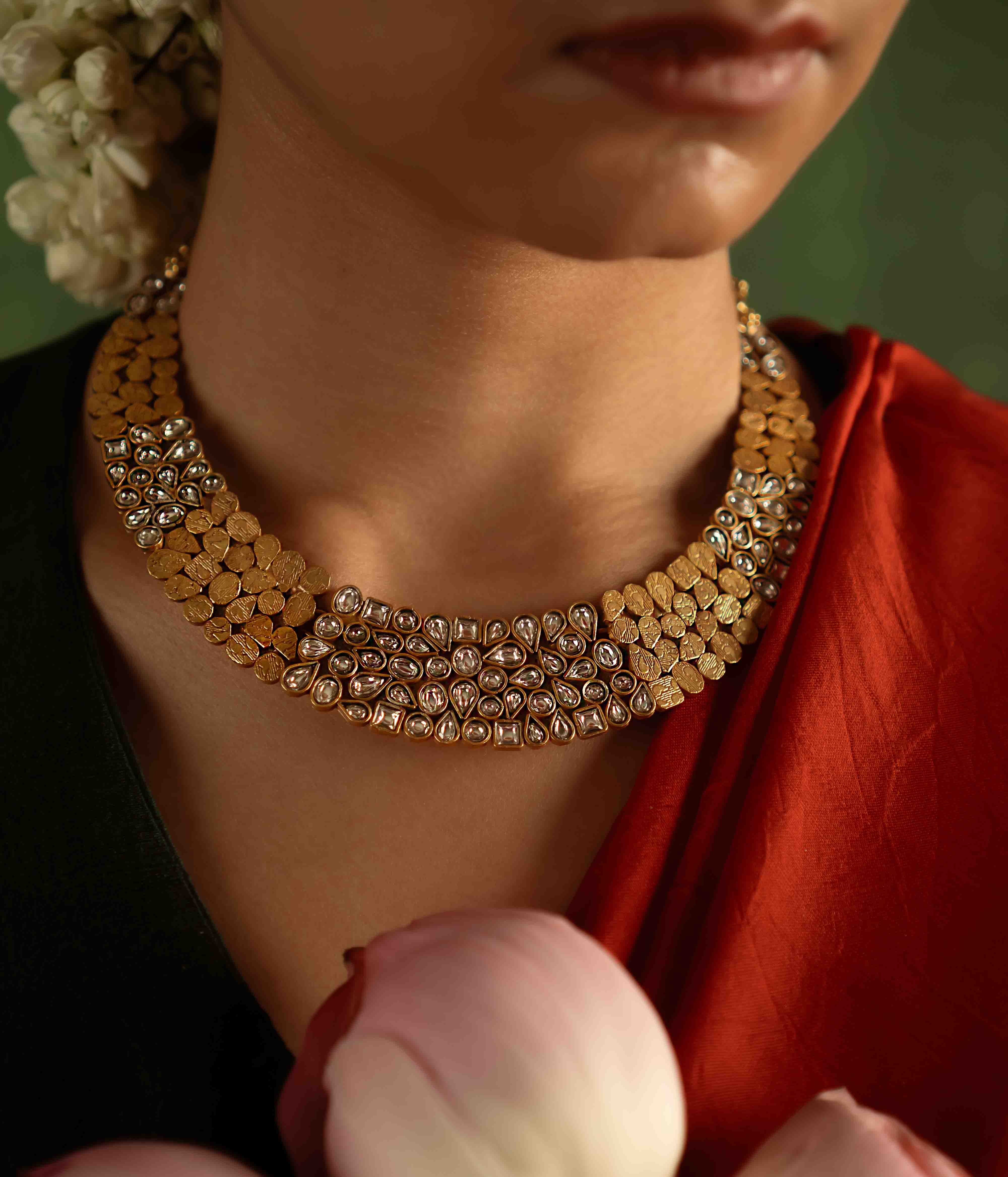The Kaeya Necklace (gold-plated silver) redefines heritage elegance, merging polki stones with intricate craftsmanship. A timeless piece that brings the richness of India into the modern world.
