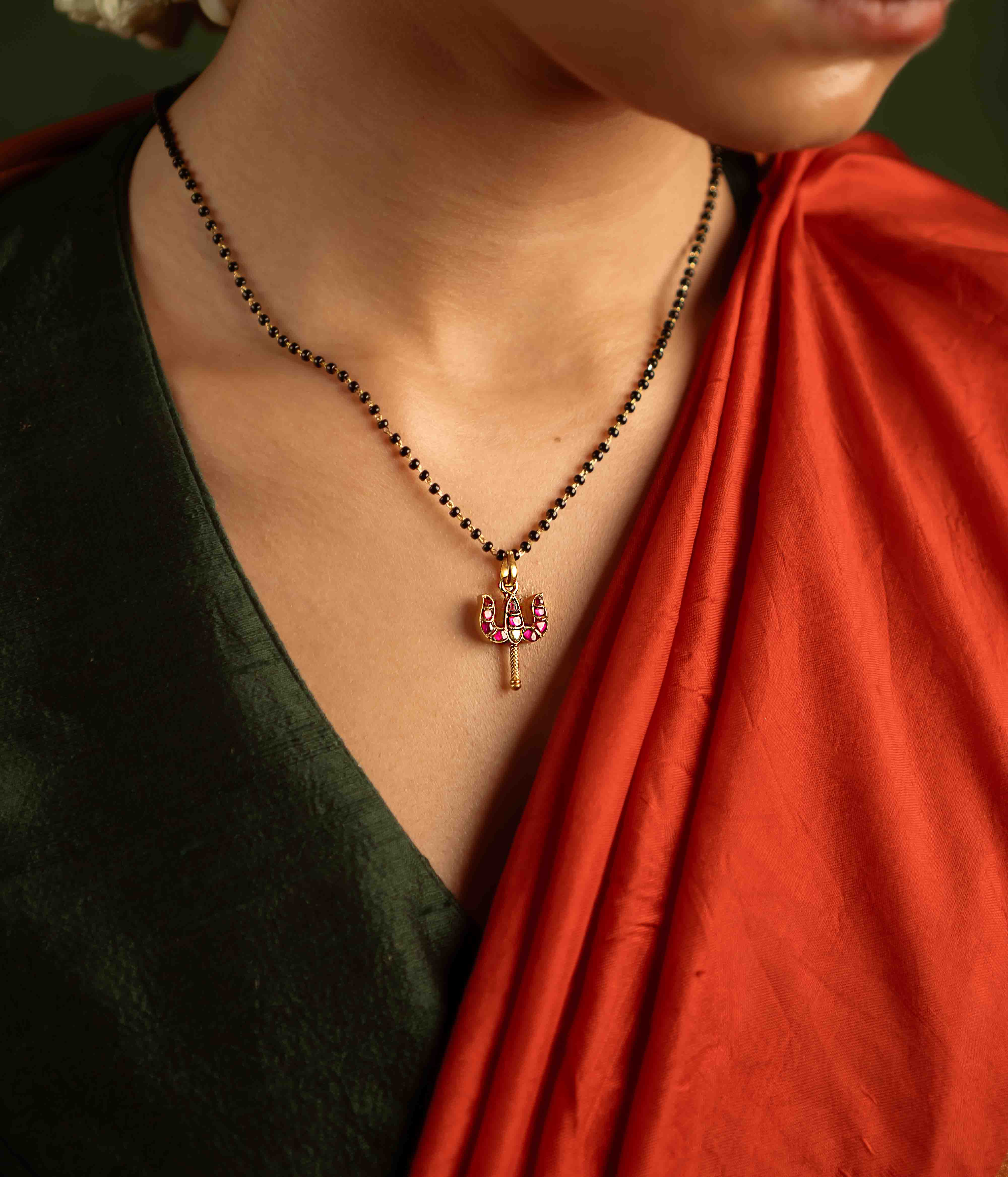 Elegant Kamalini Mangalsutra Pendant with White and Red Kundan