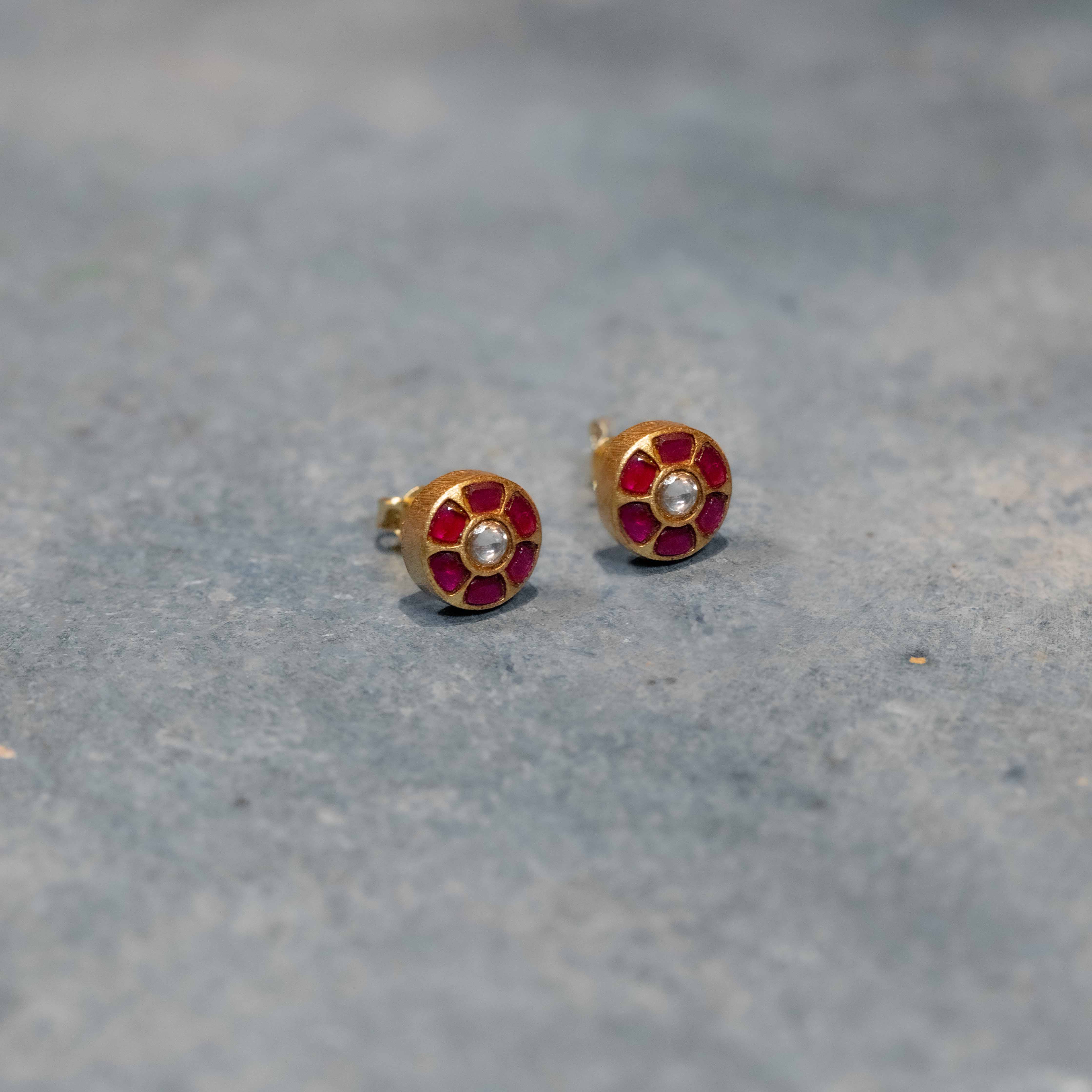 Kana Kundan Stud in 925 Silver with Red and White Kundan Stones