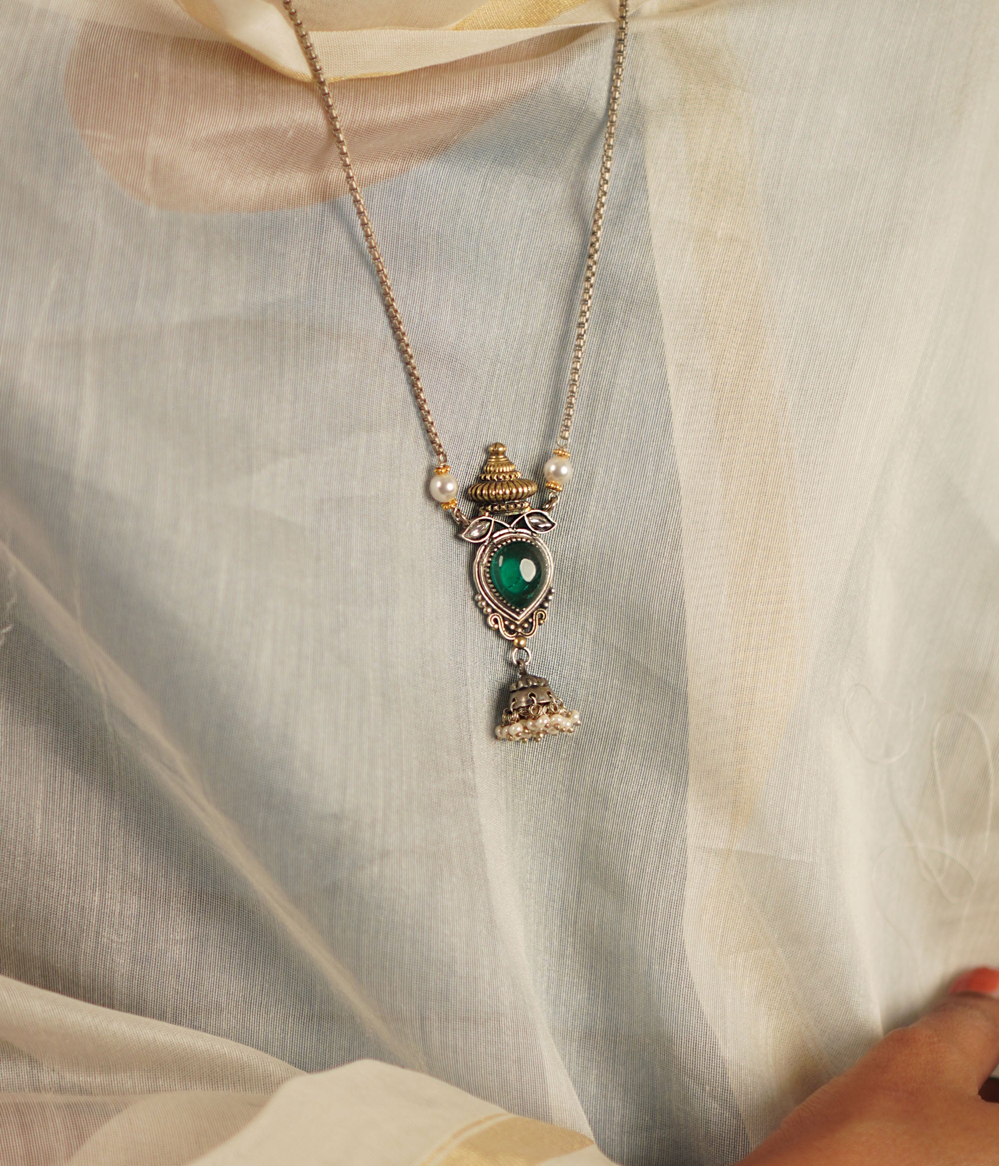Handmade Silver Kani Necklace with Teardrop Emerald Heart