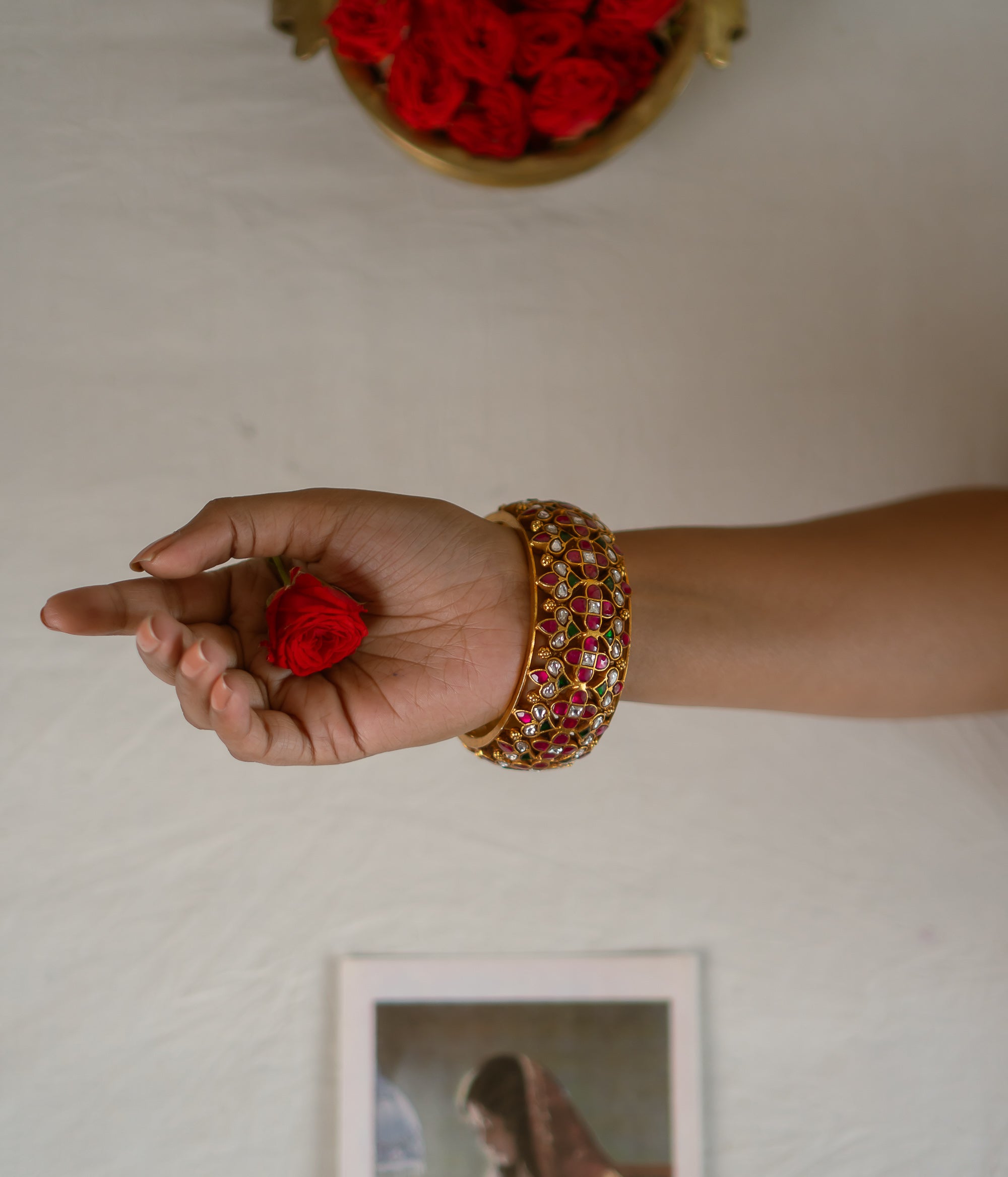 Kashki Red And Green Kundan Kada