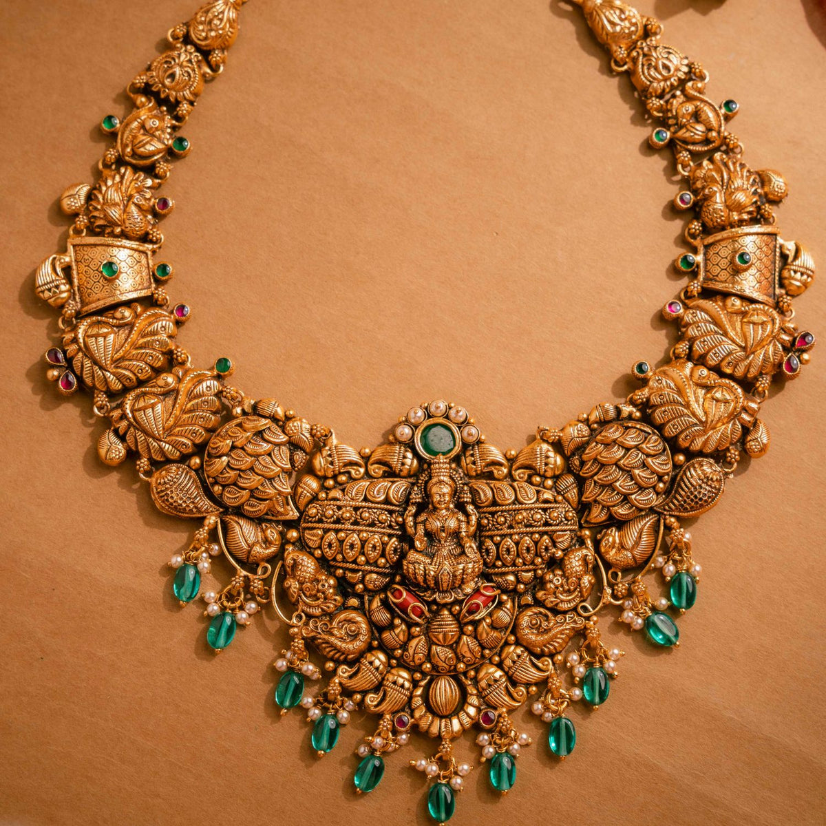 Exquisite-silver-jewellery-necklace-Chennai.jpg