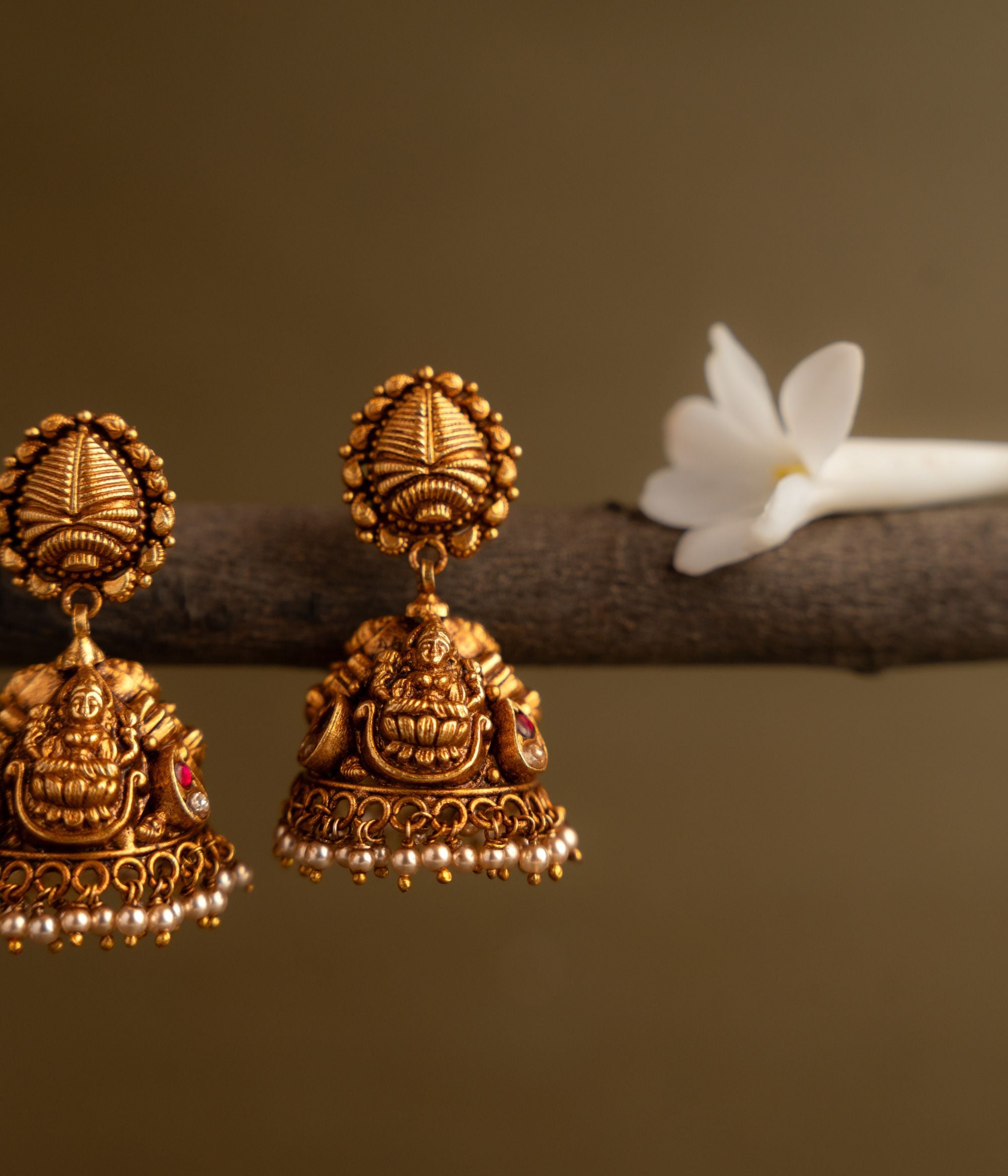 Exquisite-silver-jewellery-earrings-Chennai.jpg
