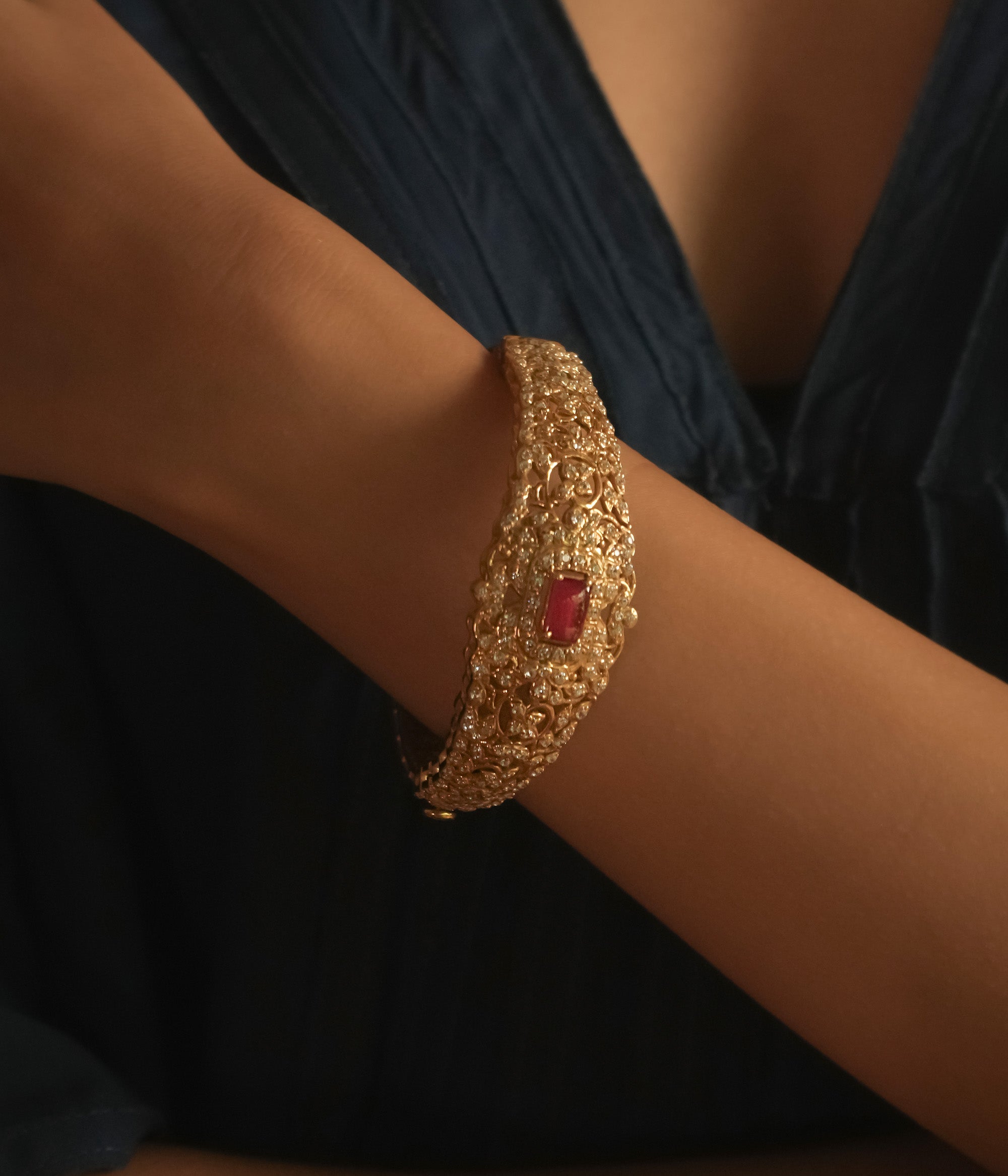 Sadira Bracelet - fantasy jewelry with elegance and charm, perfect for royal and magical moments.