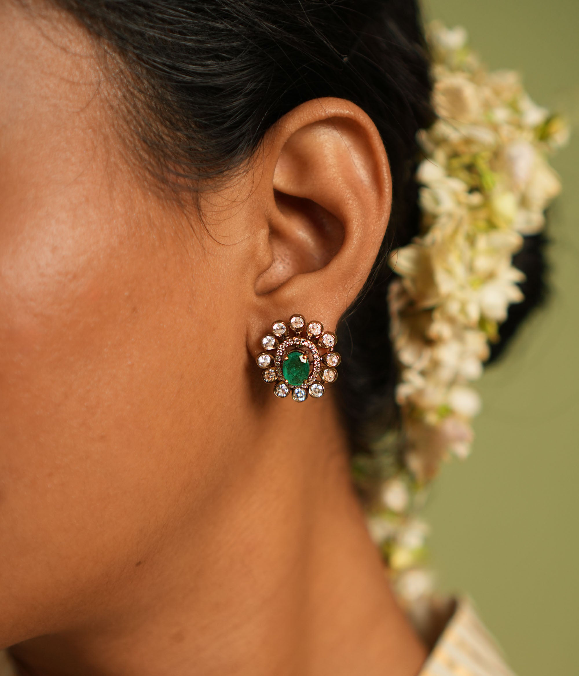 Pahali Victorian Studs