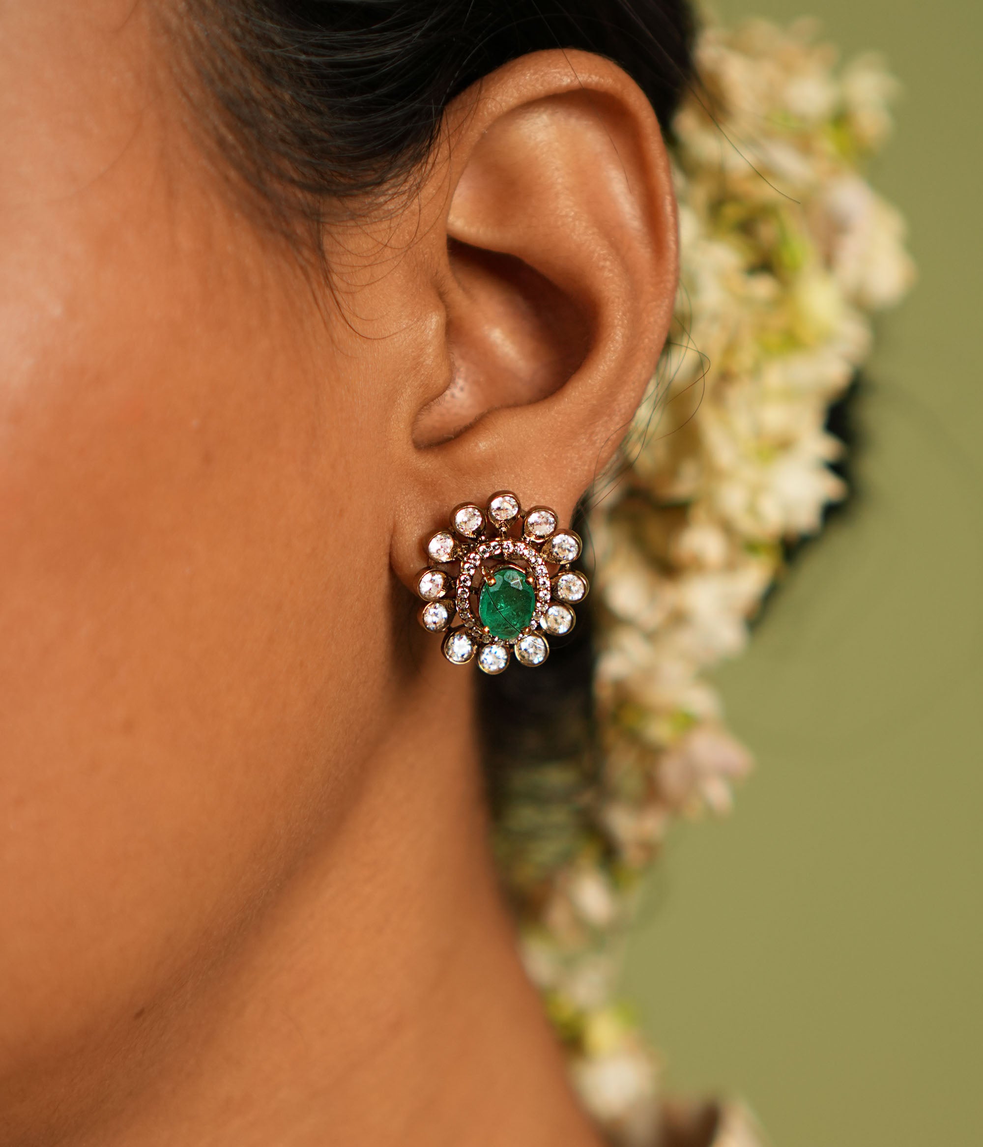 Pahali Victorian Studs
