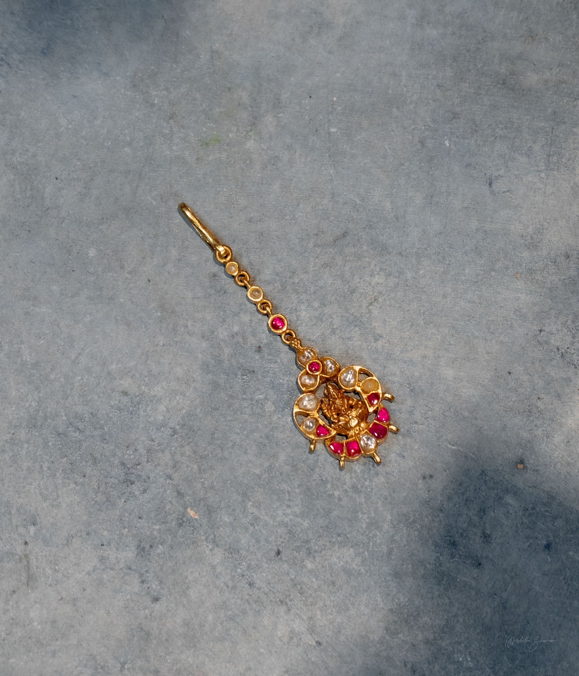 Rema Kundan Tikka