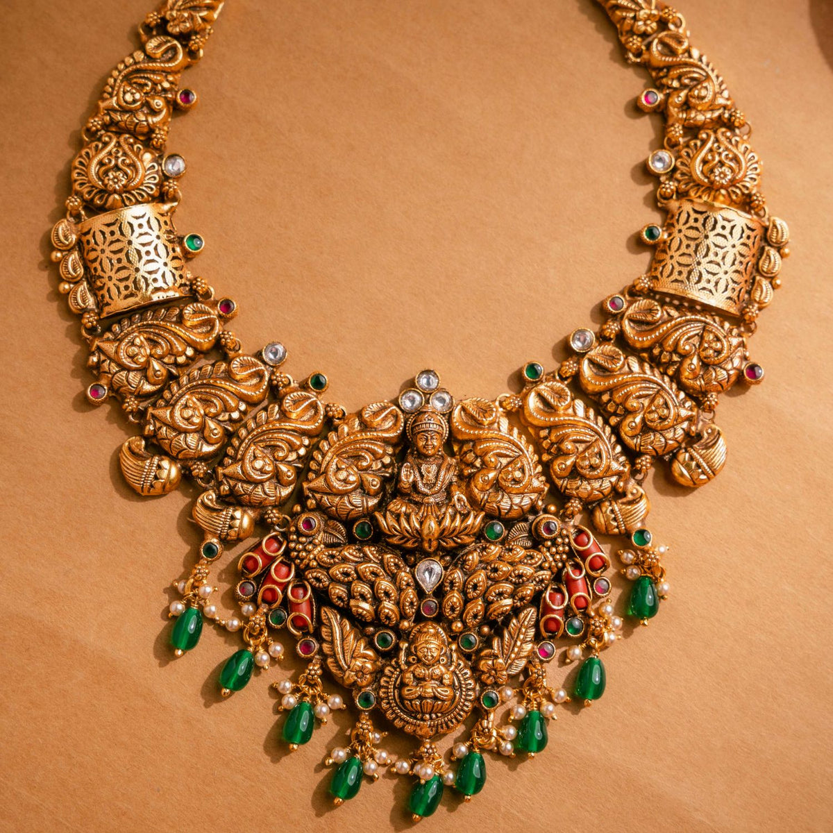 Exquisite-silver-jewellery-necklace-Chennai.jpg
