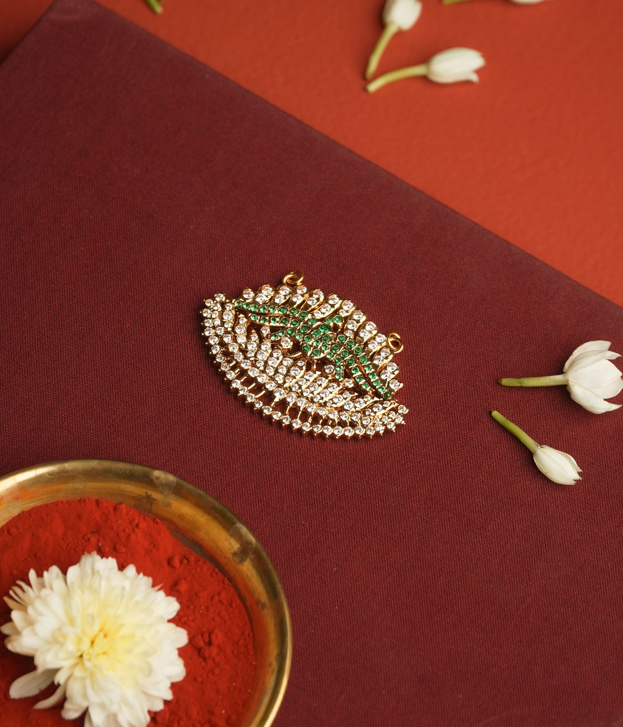 Emerald plume pendant, 925 silver