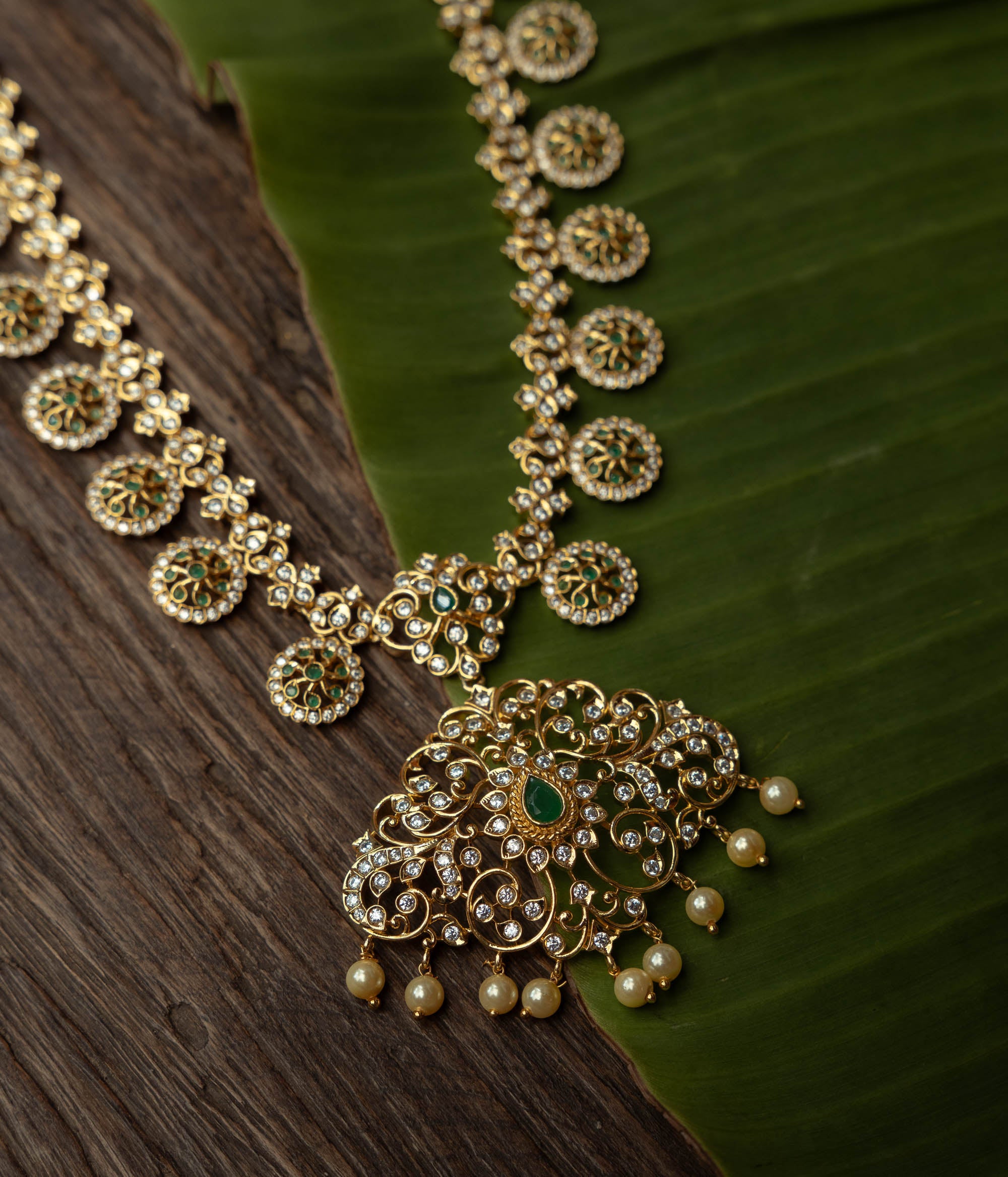 Green gemstone pearl necklace in 92.5 sterling silver Chennai