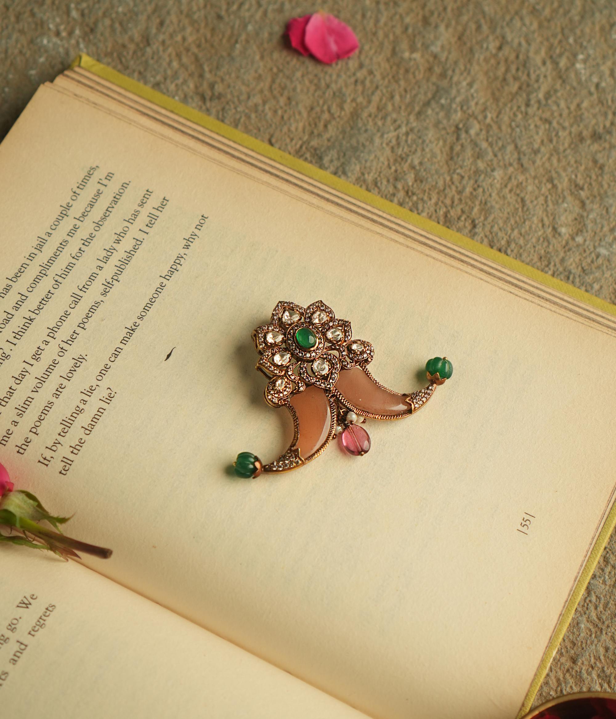 Designed in the grandeur of Victorian artistry, this Moissanite pendant exudes timeless sophistication and charm.