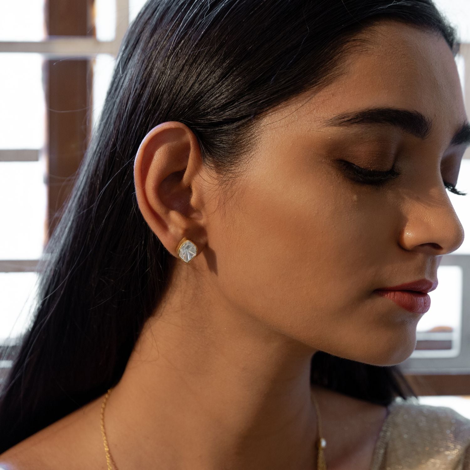 Sia Contemporary Stud
