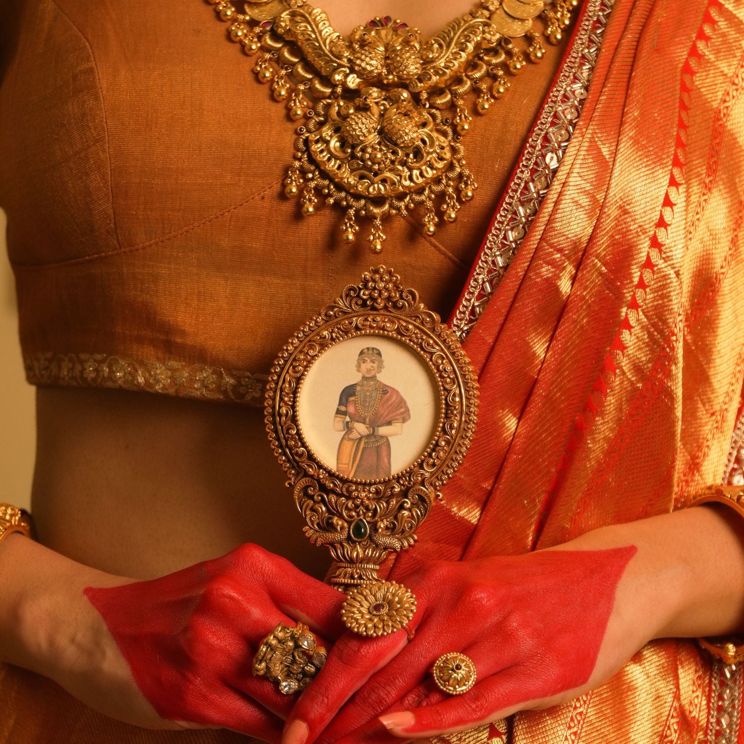 Traditional-silver-jewellery-frame-Chennai.jpg
