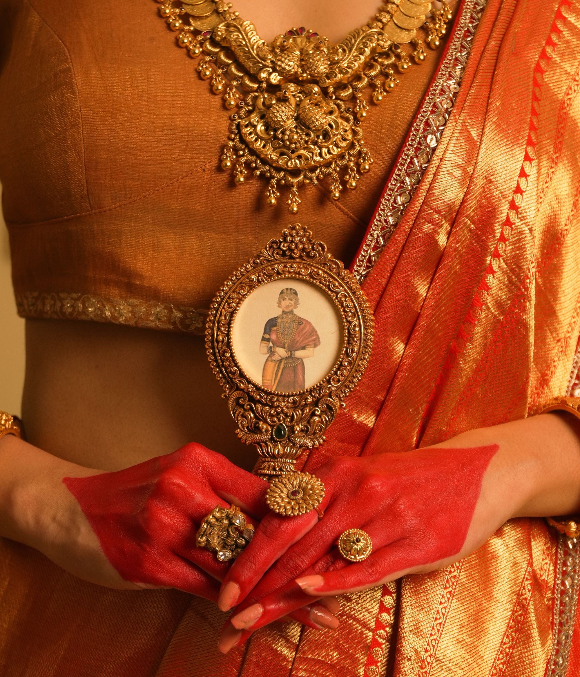Unique-silver-jewellery-frame-Chennai.jpg
