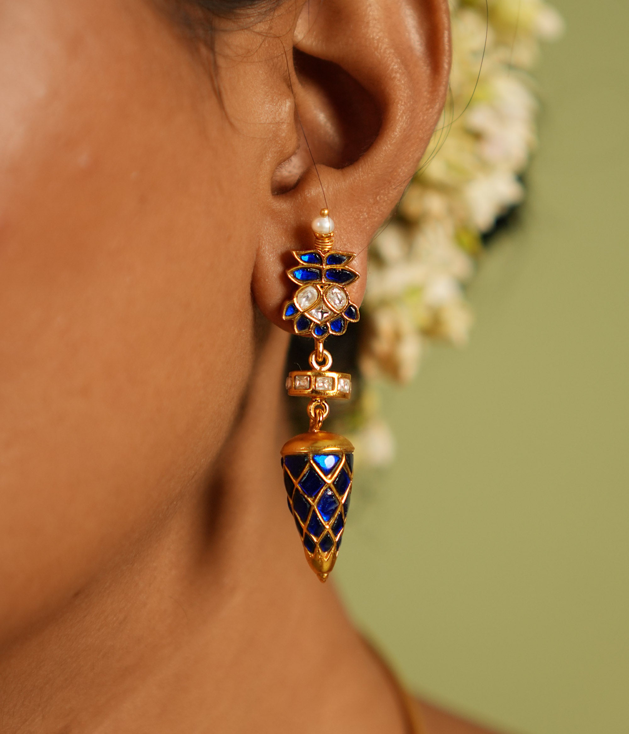 Uila Earring