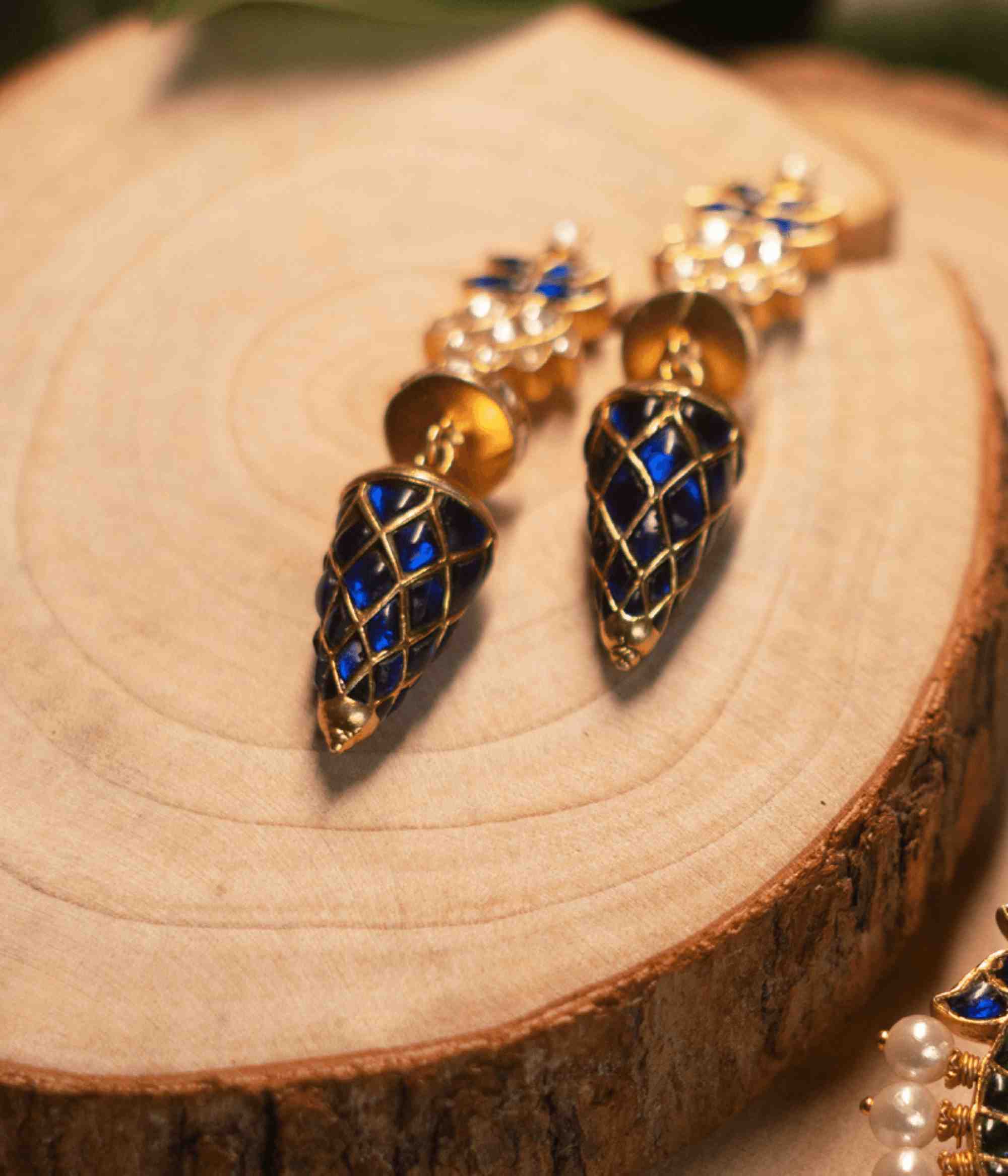 Uila Earring