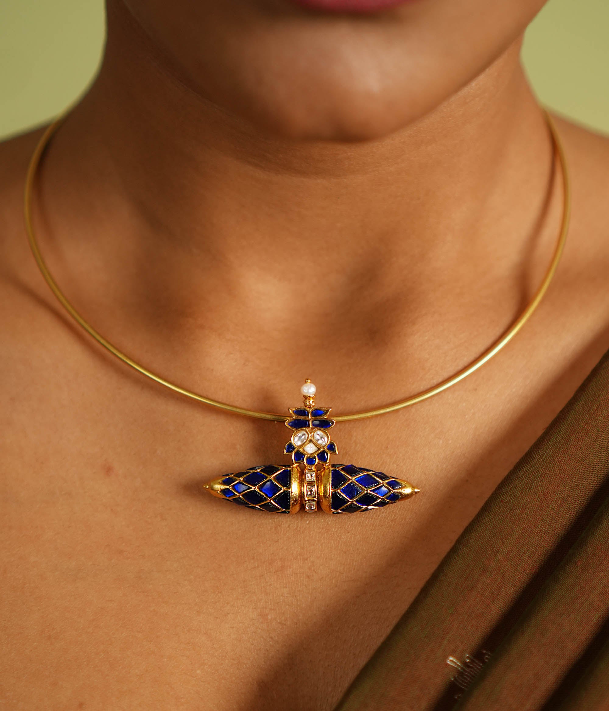 Uila Pendant