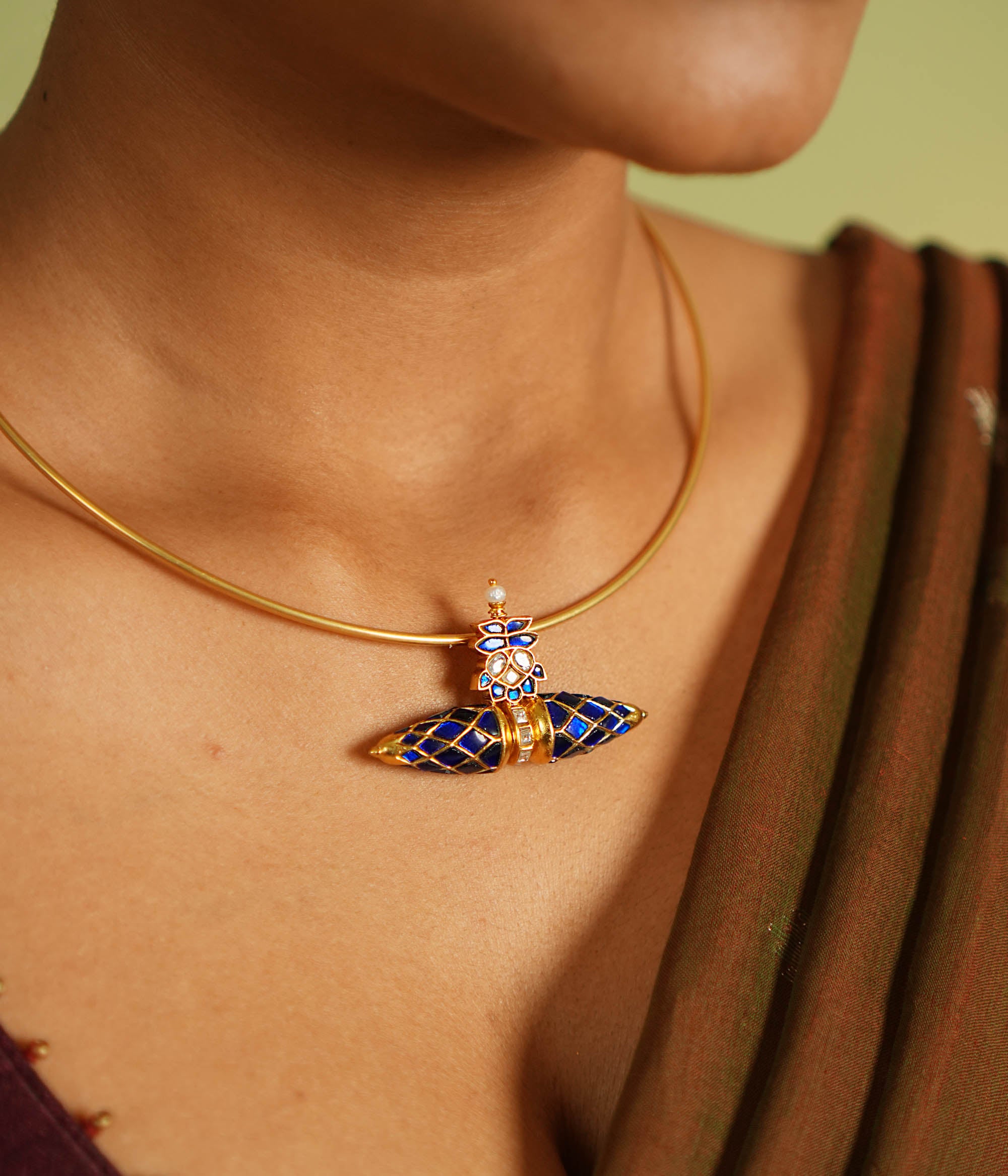 Uila Pendant