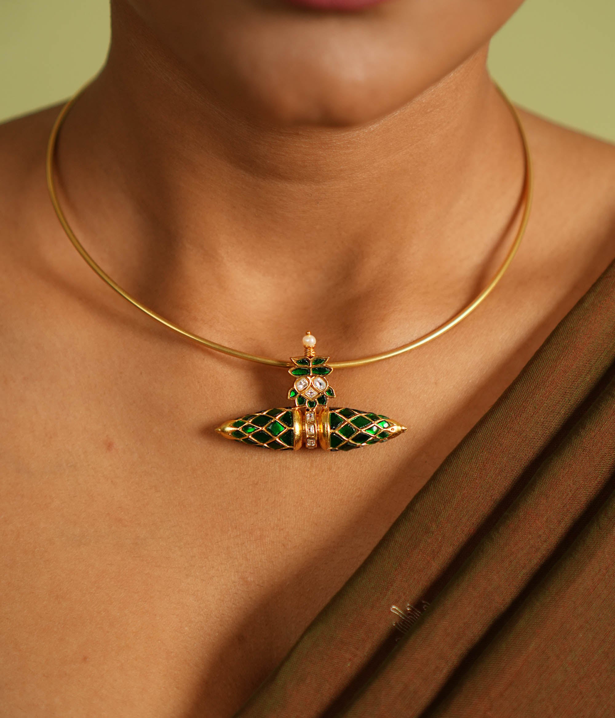 Uila Pendant