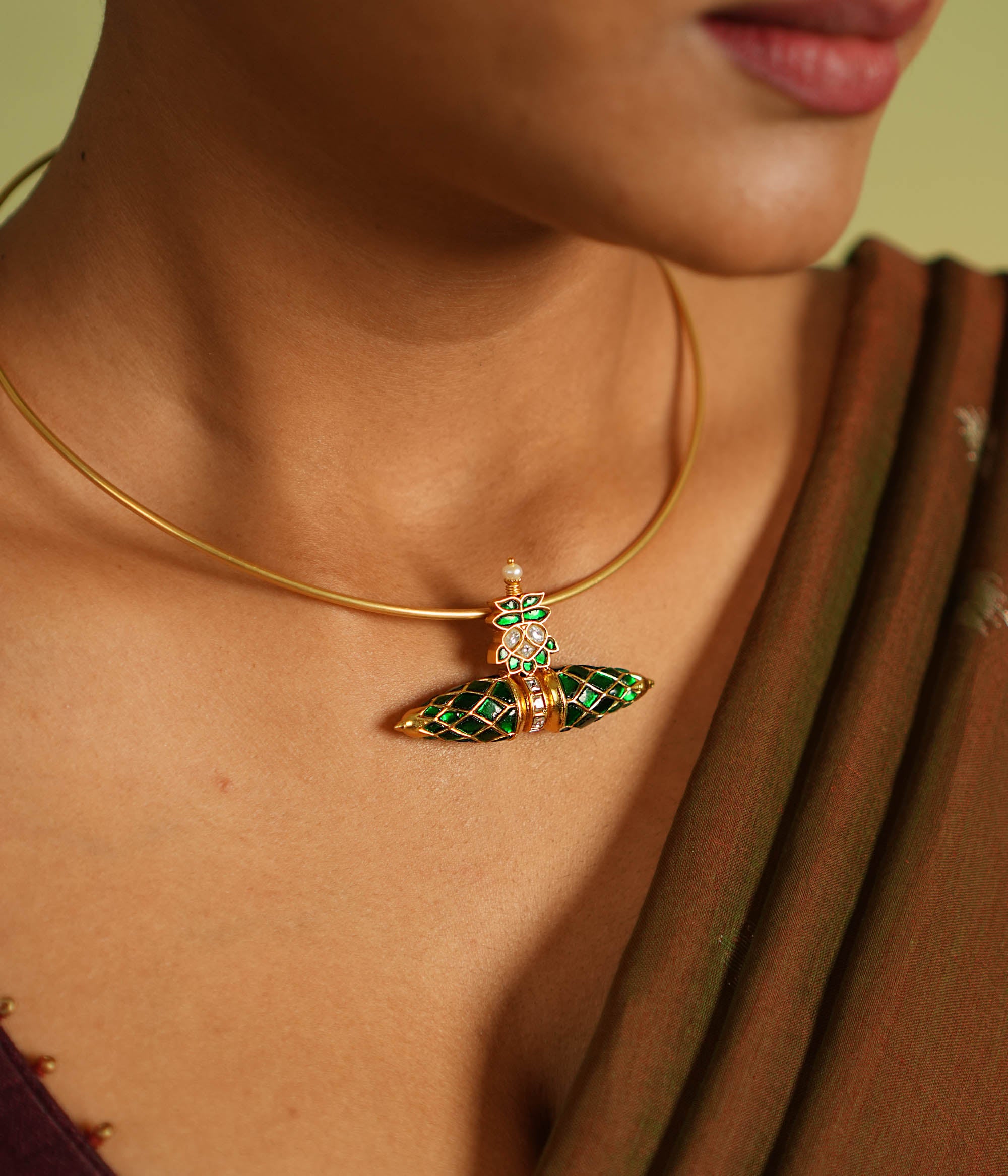 Uila Pendant