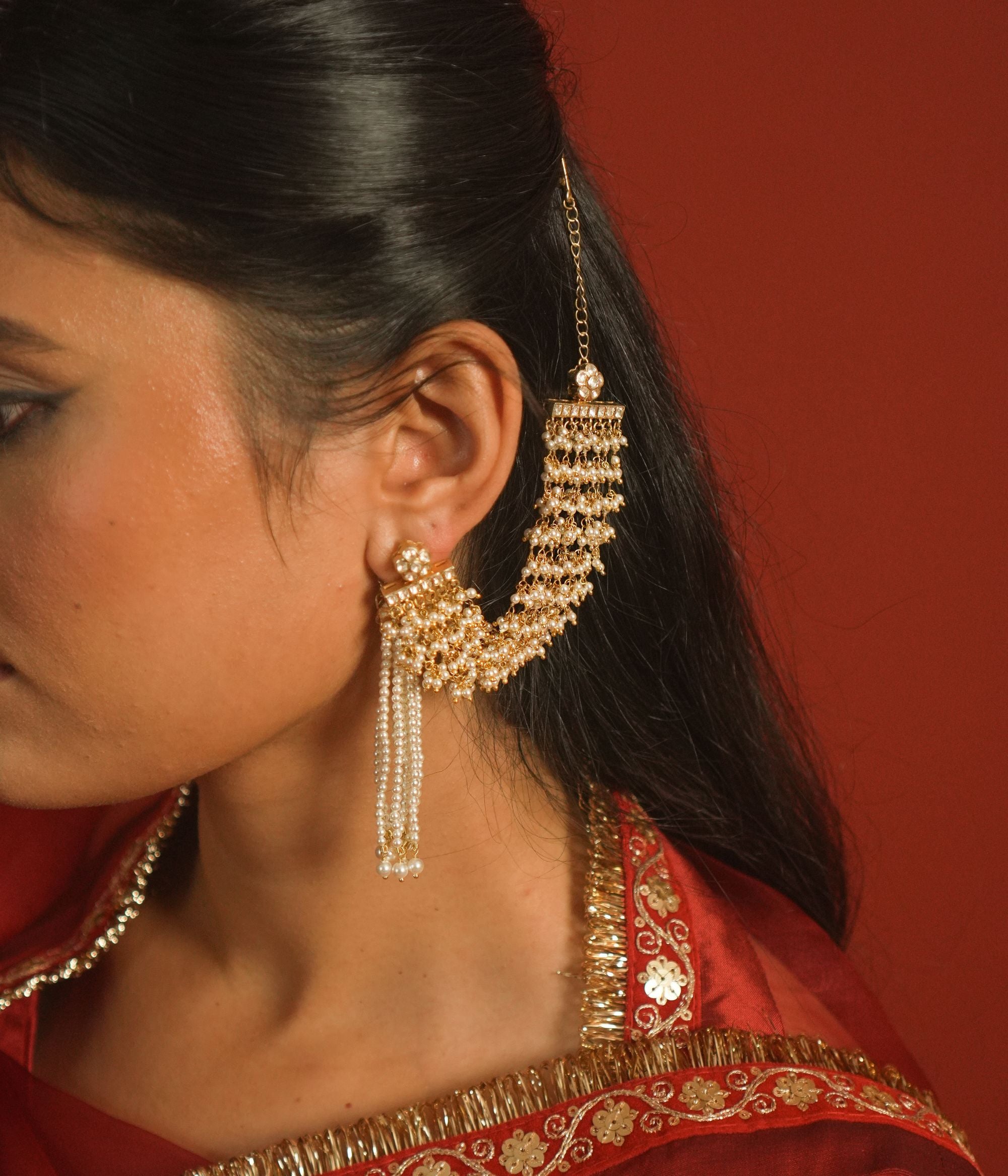 Raahi Earrings