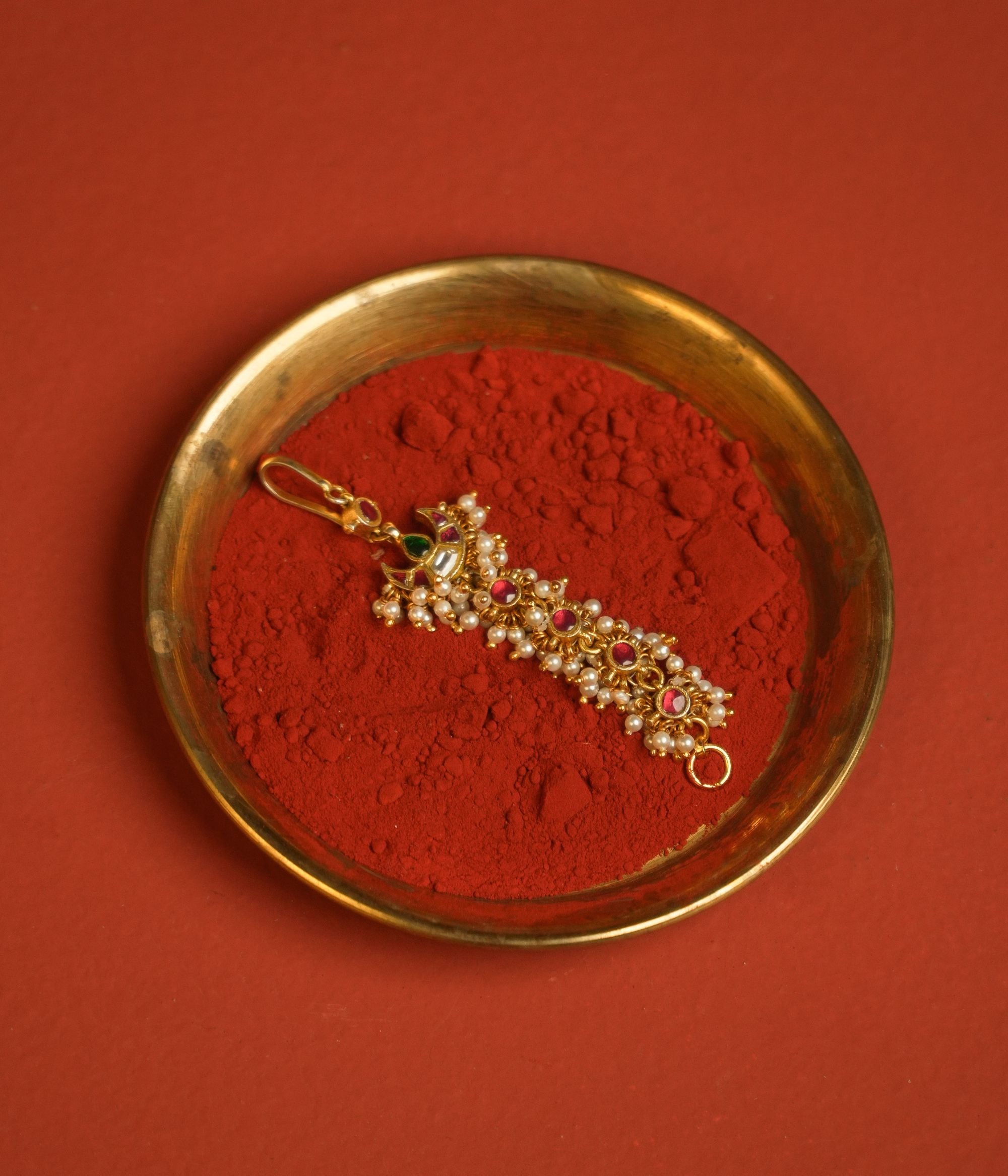 Urvi Kundan Earchain