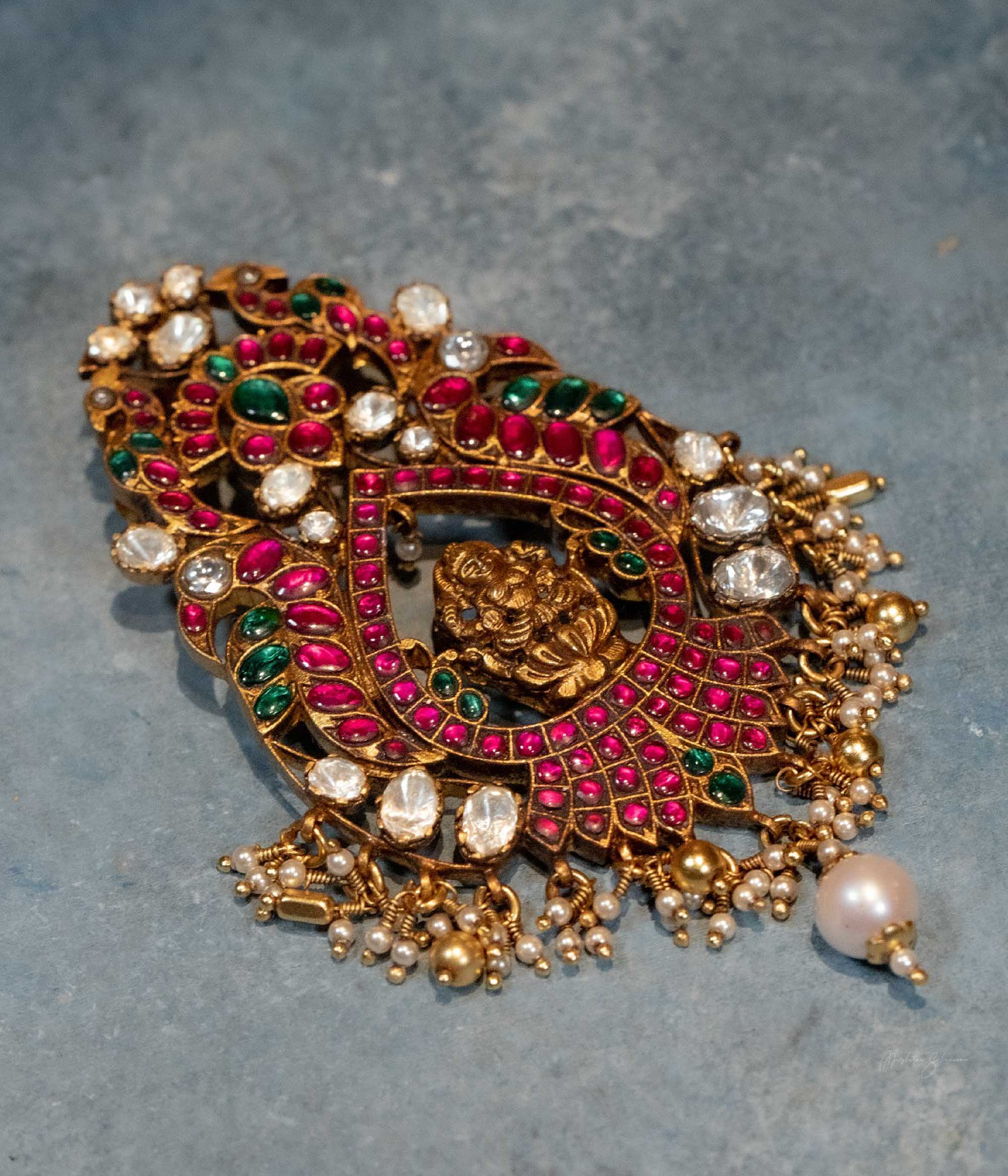 Vaishnavi Kundan Pendant