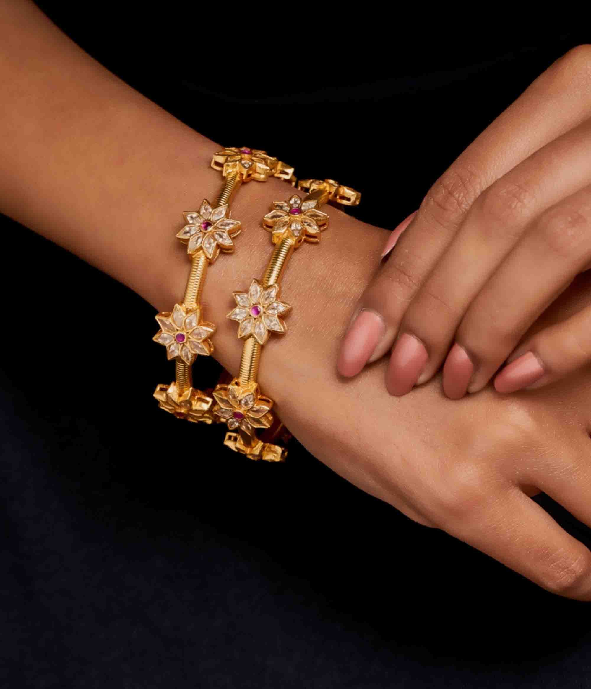 Vetchi Flower Bangle