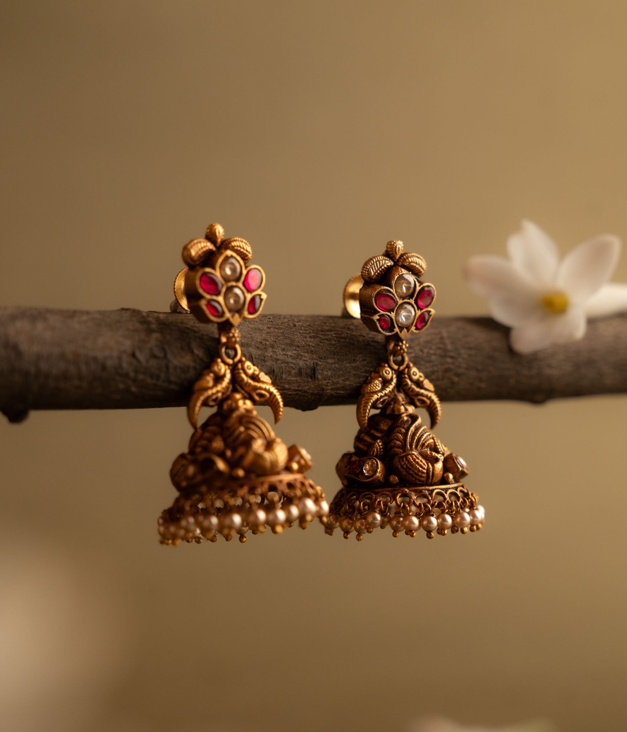 Exquisite-silver-jewellery-earrings-Chennai.jpg