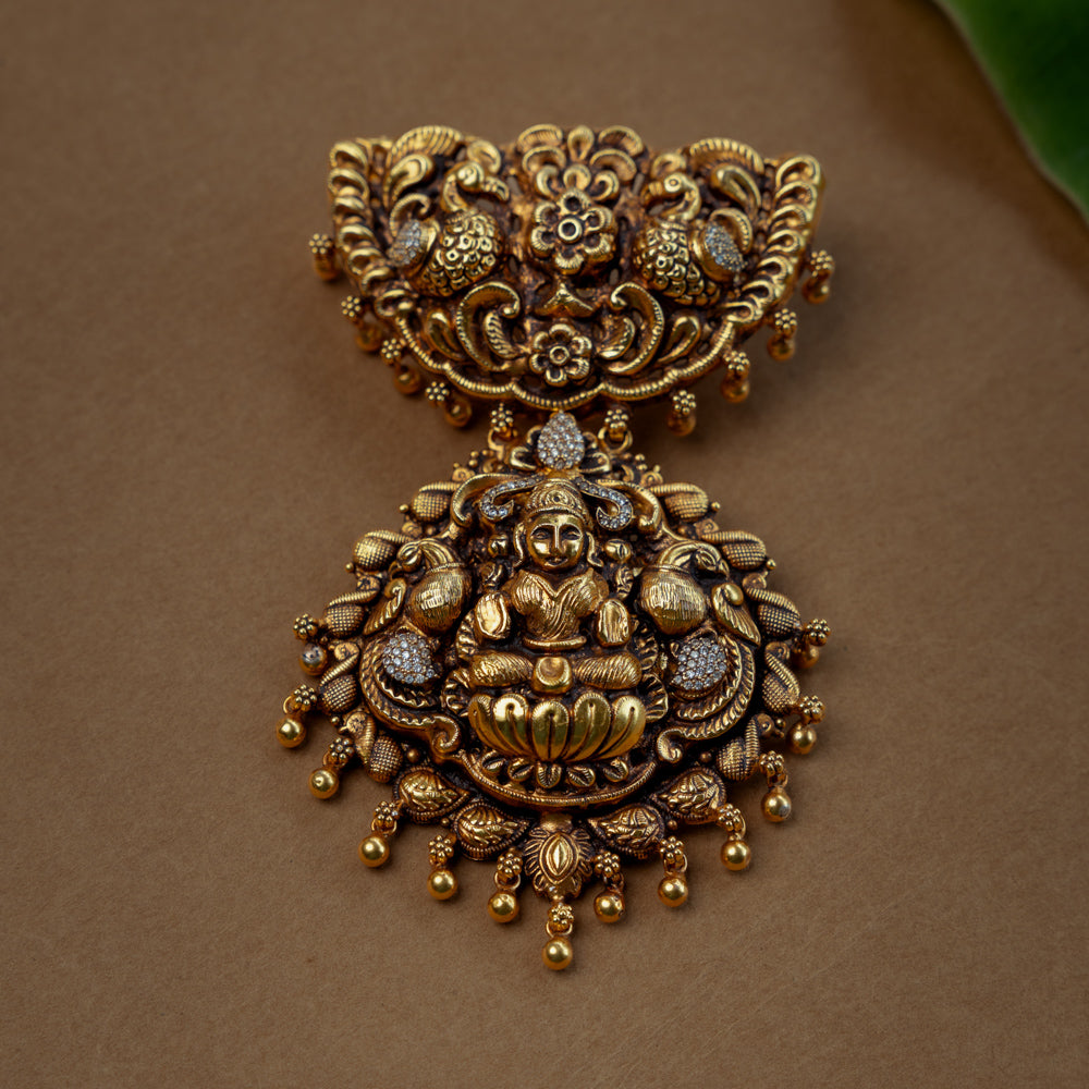 CZ stone temple pendant, glimmering circle