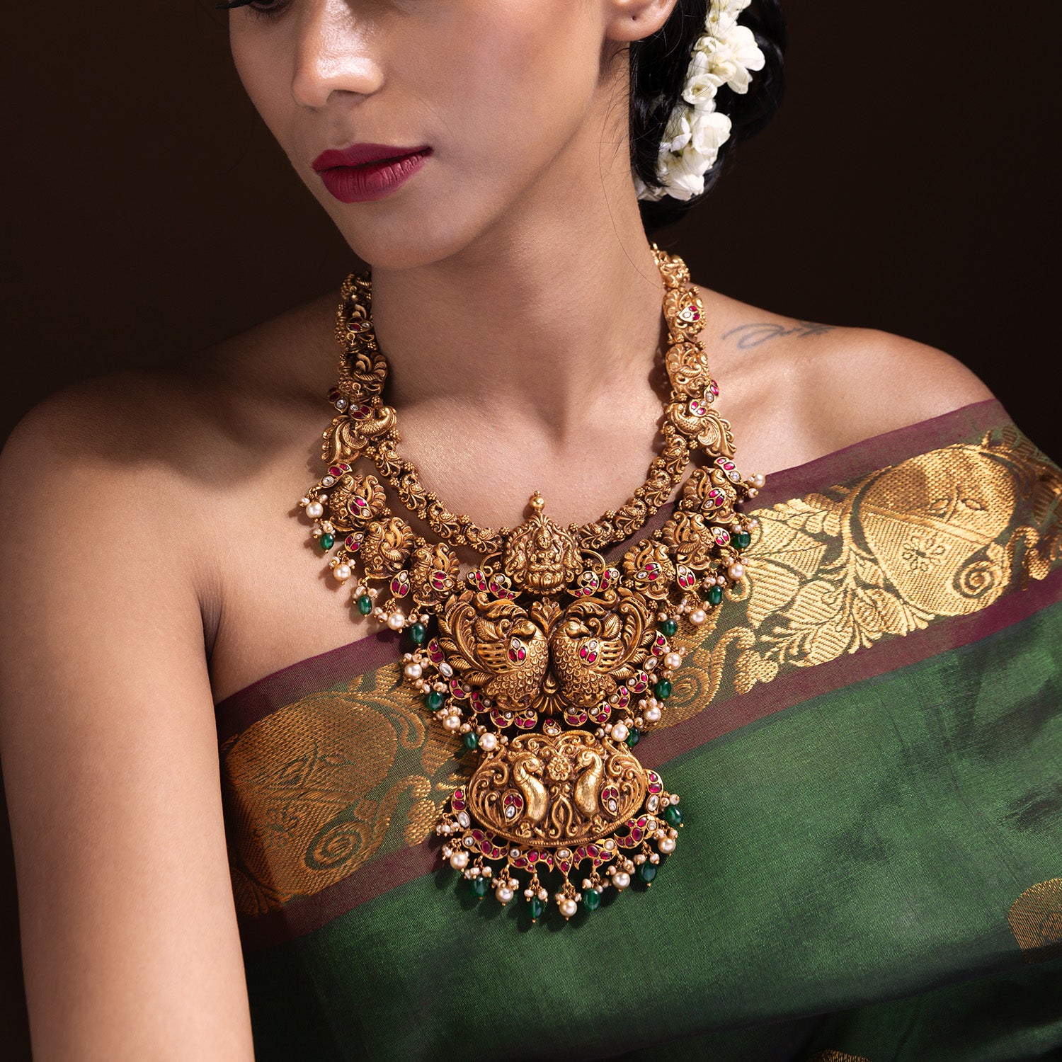 Elira Necklace