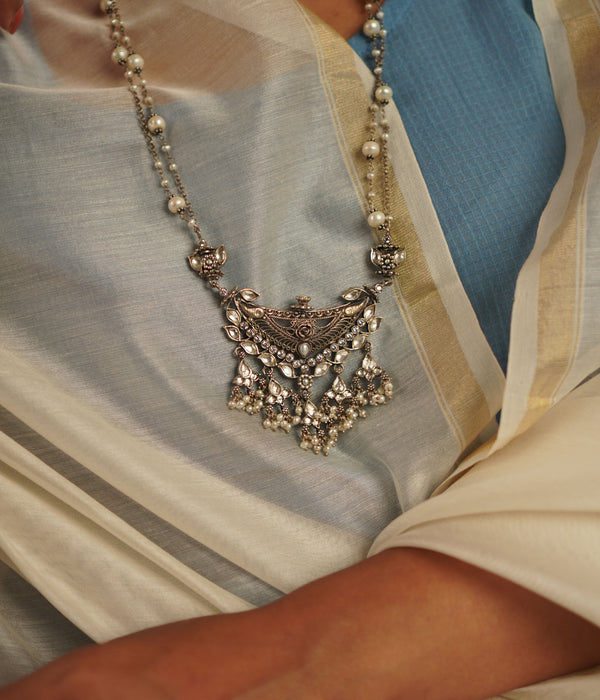Iksha necklace