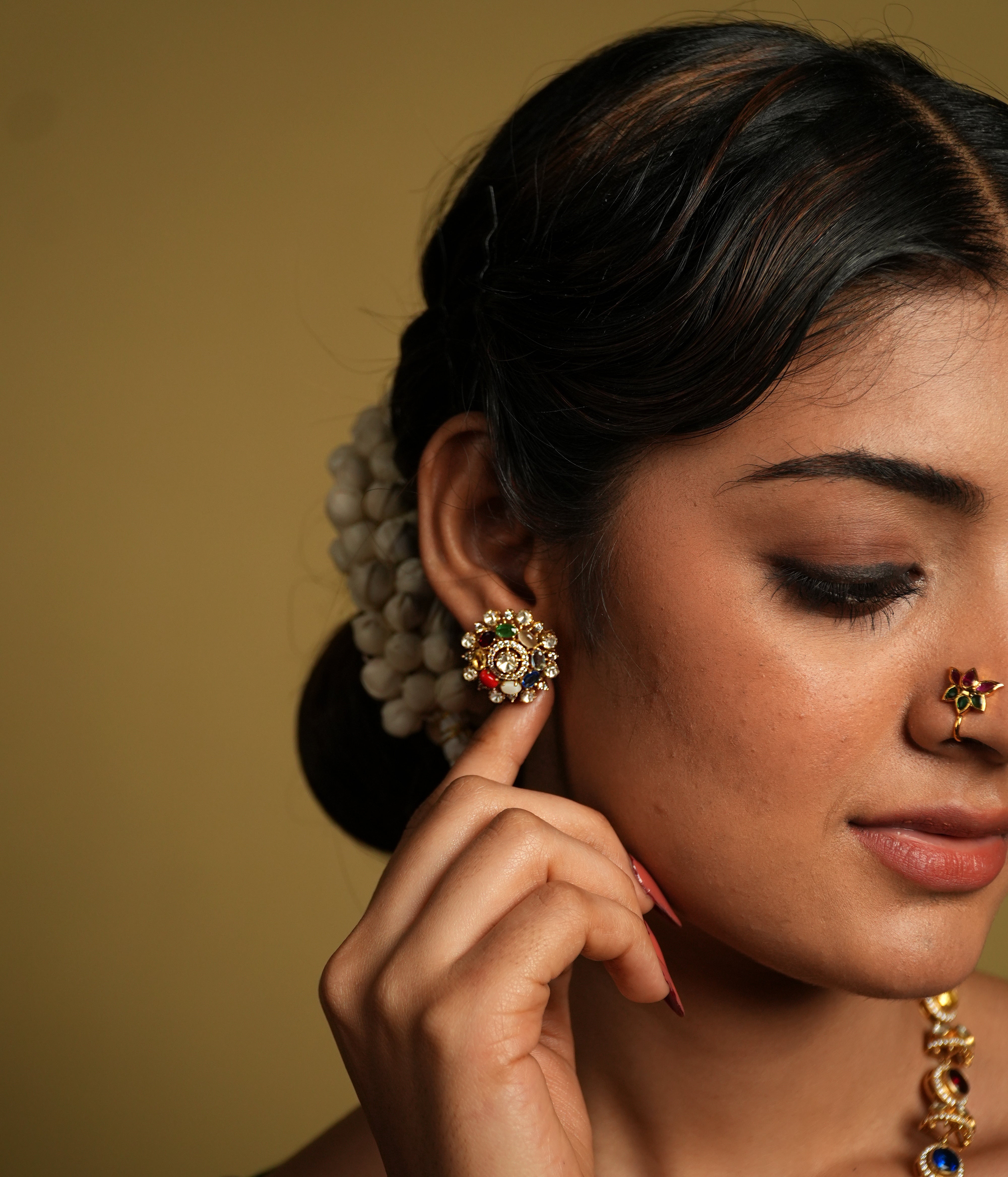 Cakshaya Ear stud