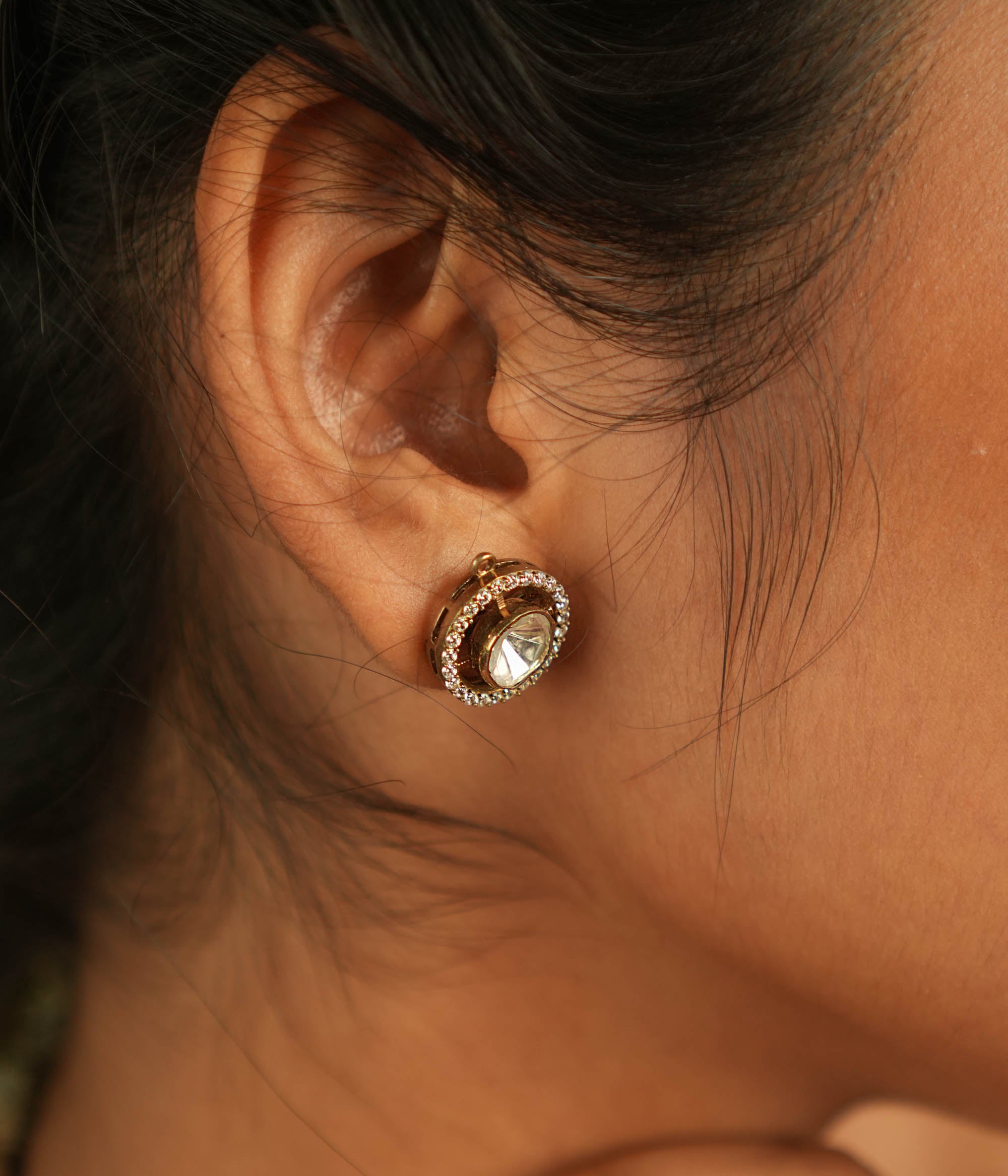 Sia Oval Classic Earrings