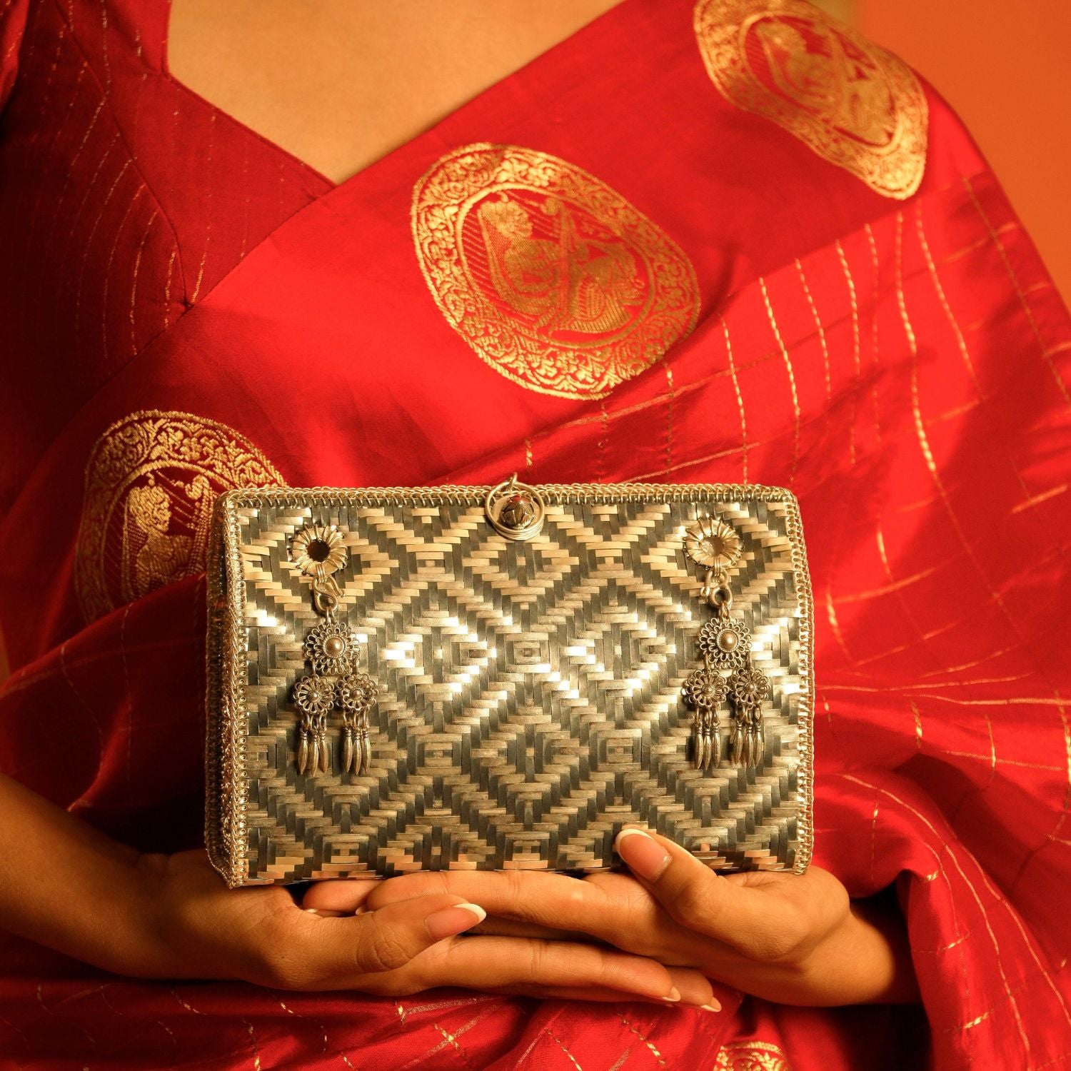 Exquisite-silver-purse-Chennai.jpg