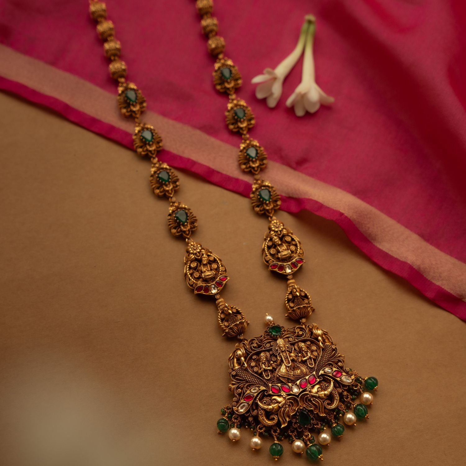 Traditional-silver-jewellery-necklace-Chennai.jpg