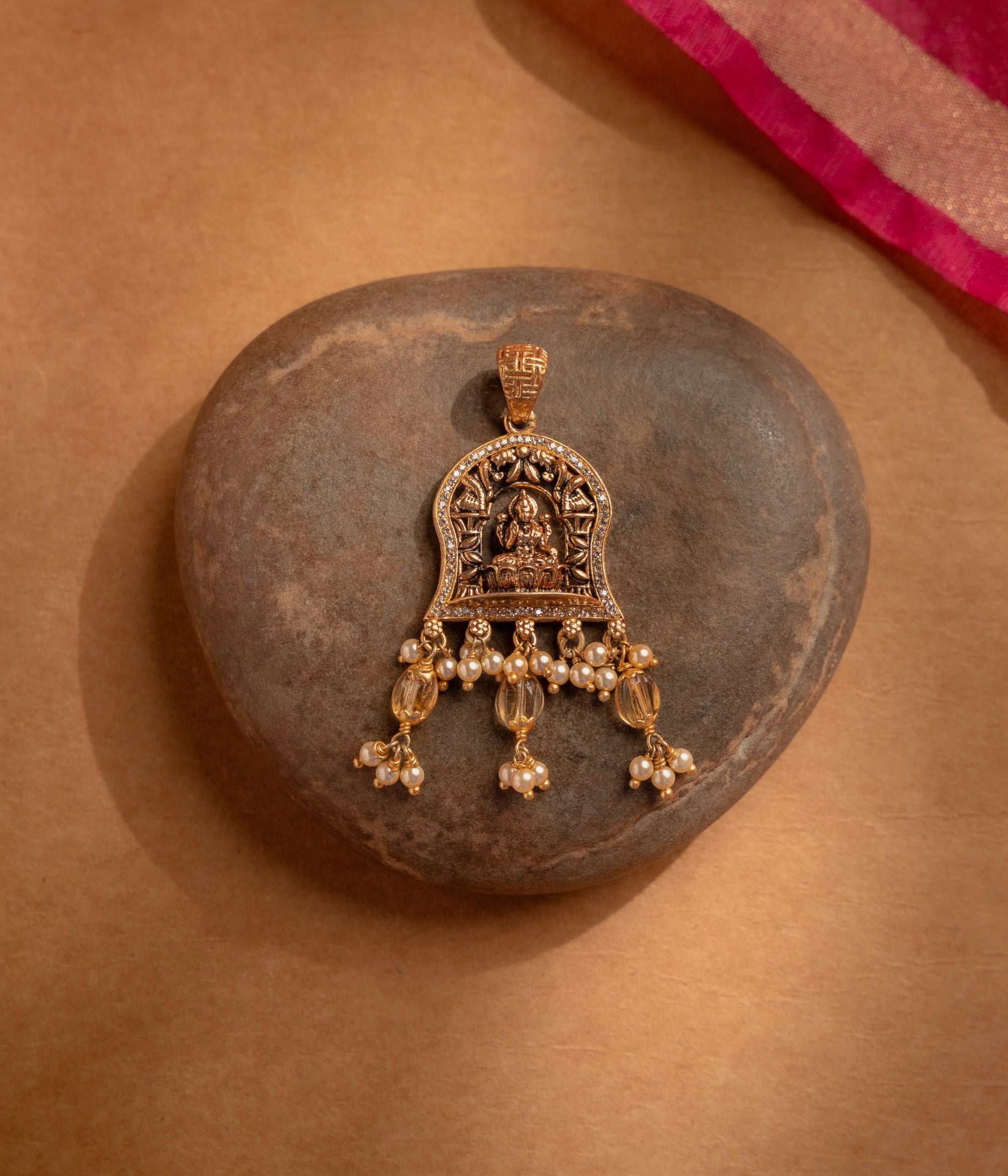 Luxury-silver-jewellery-pendant-chennai.jpg