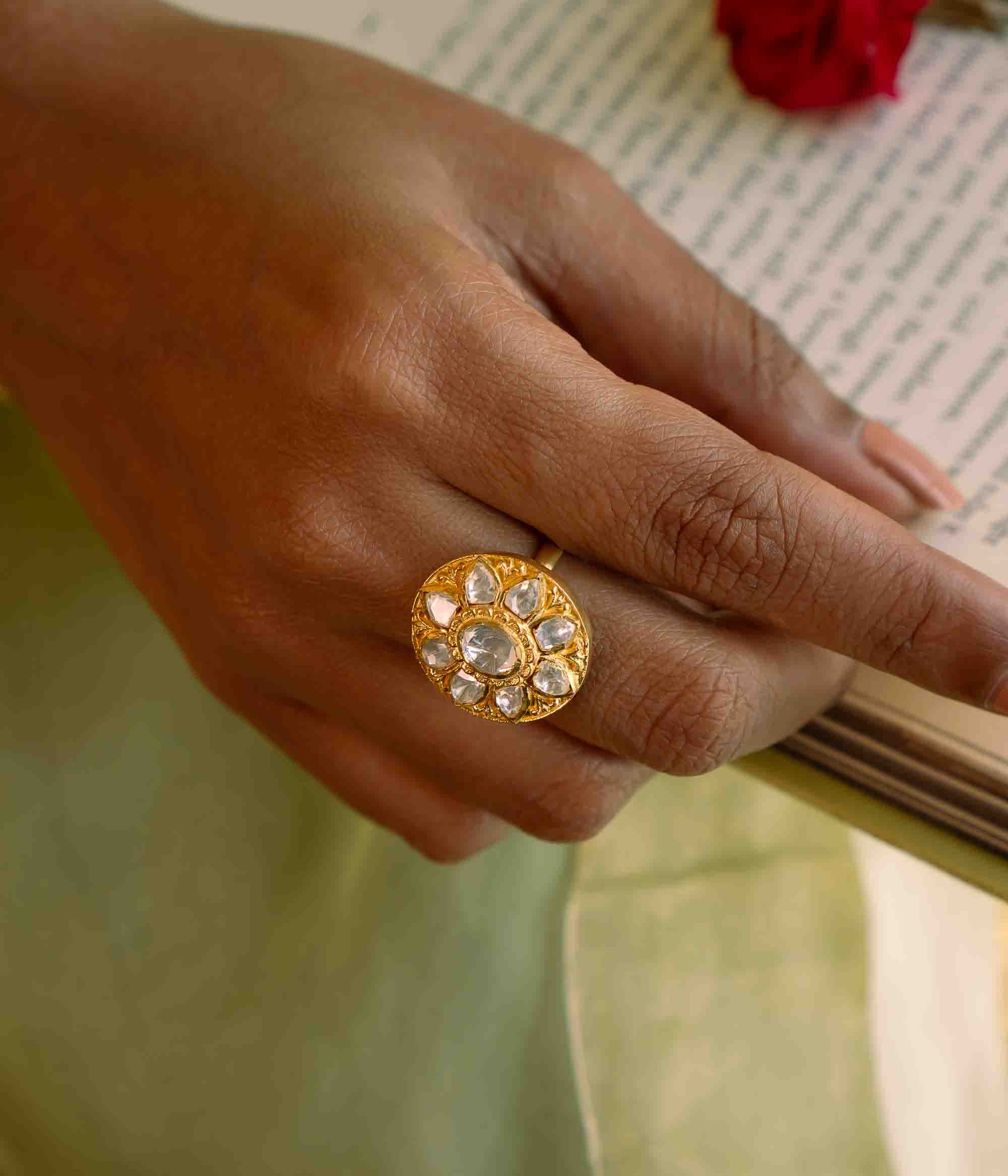 शुद्ध सोने से निर्मित अंगूठियों का खूबसूरत कलेक्शन - DusBus